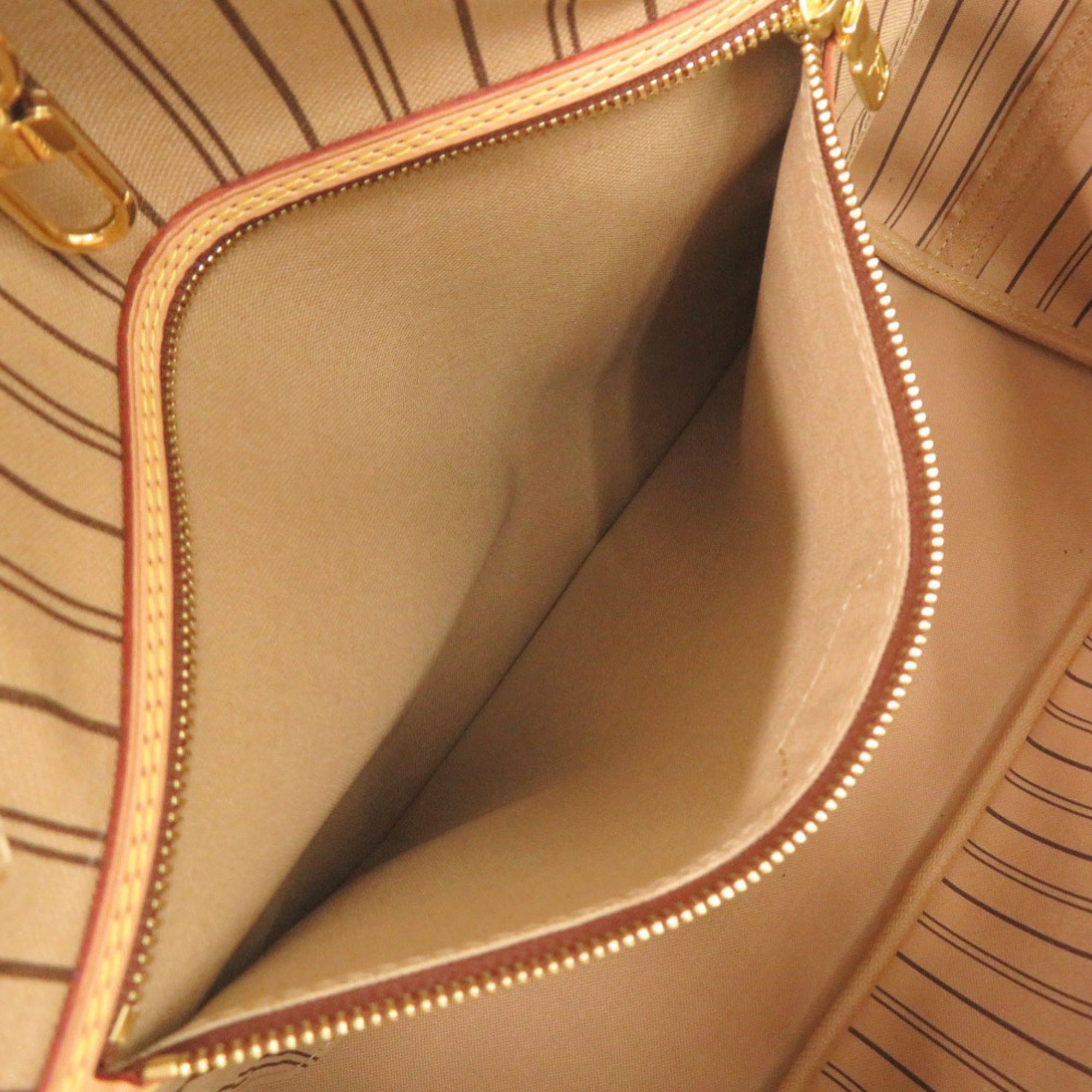 Louis Vuitton Neverfull GM Handbag with Pouch, Monogram M40990 Tote Bag LV 1668 LOUIS VUITTON — Like New