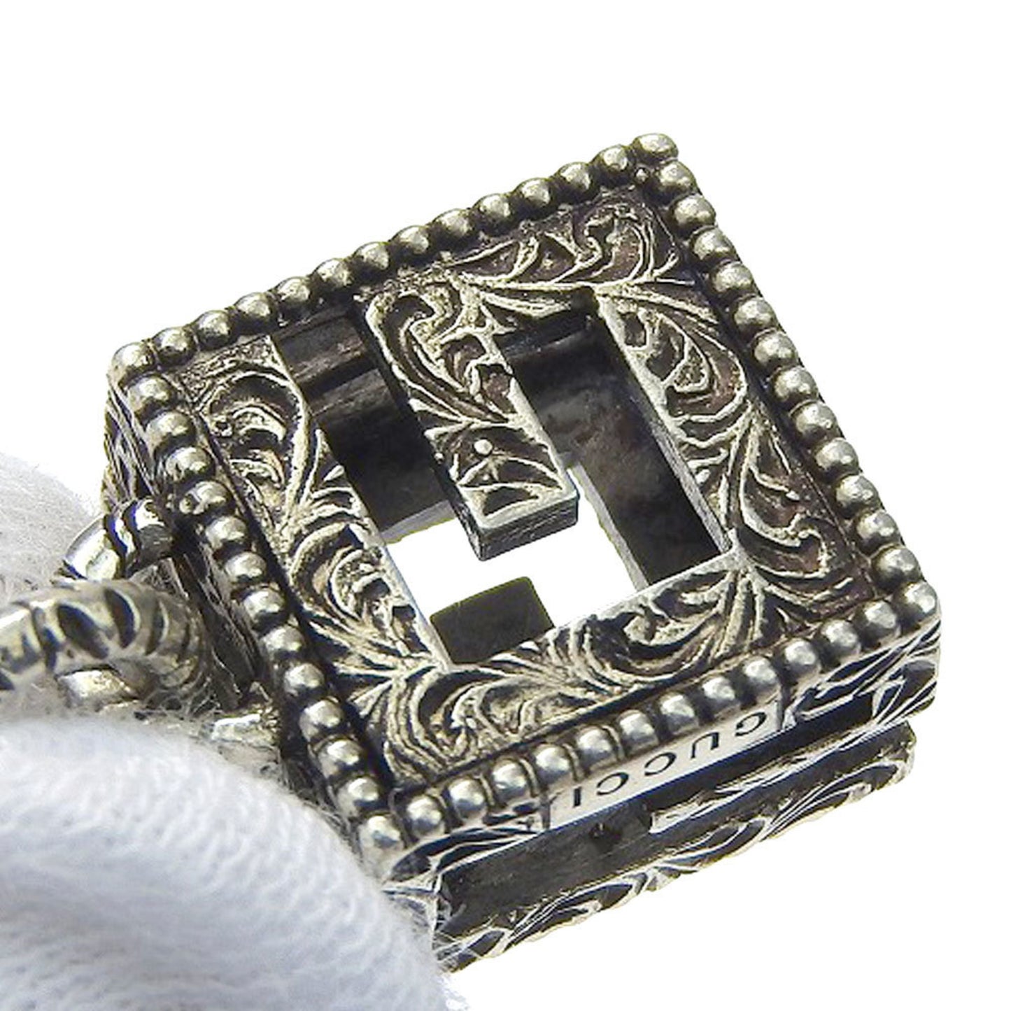 GUCCI Square G Necklace Cube