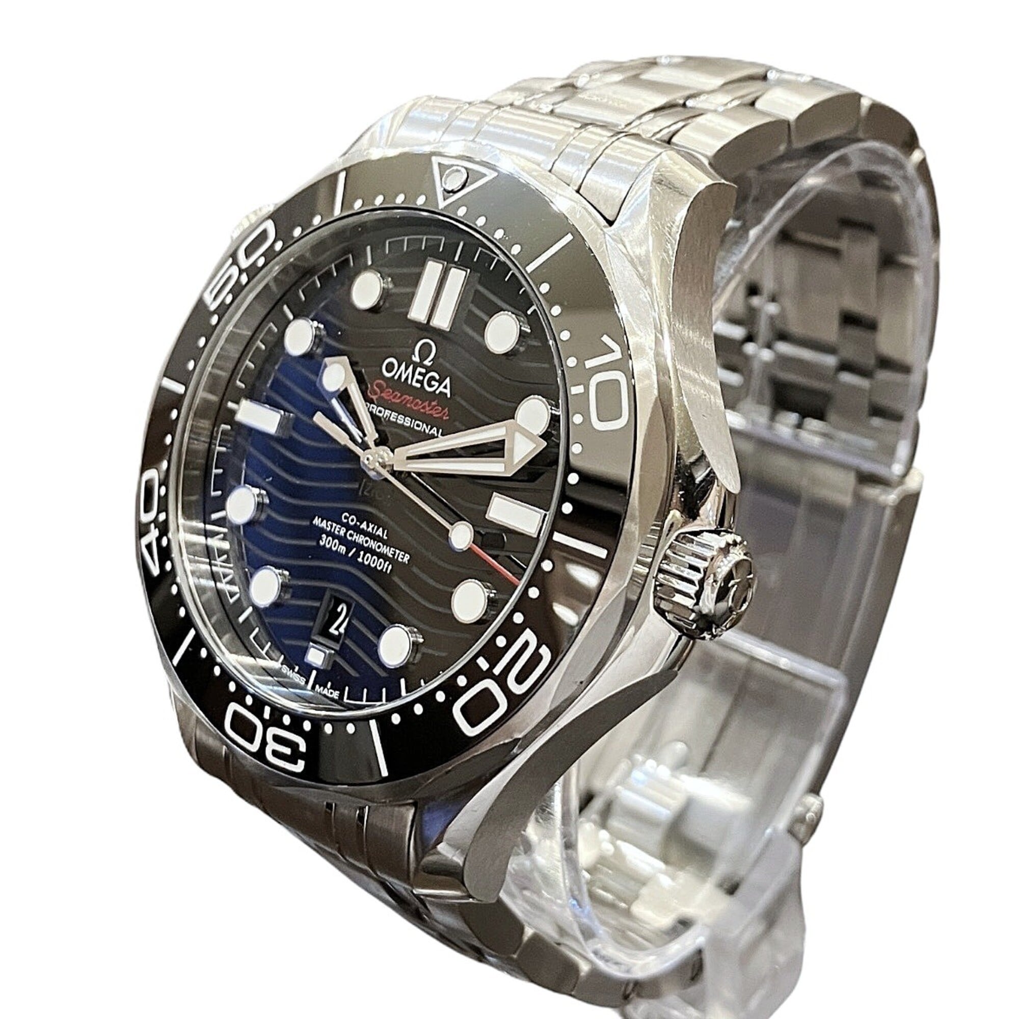 Omega Seamaster Diver 300 wristwatch, total weight 176g, stainless steel, automatic movement, black dial, model number 210.30.42.20.01.001 — Good