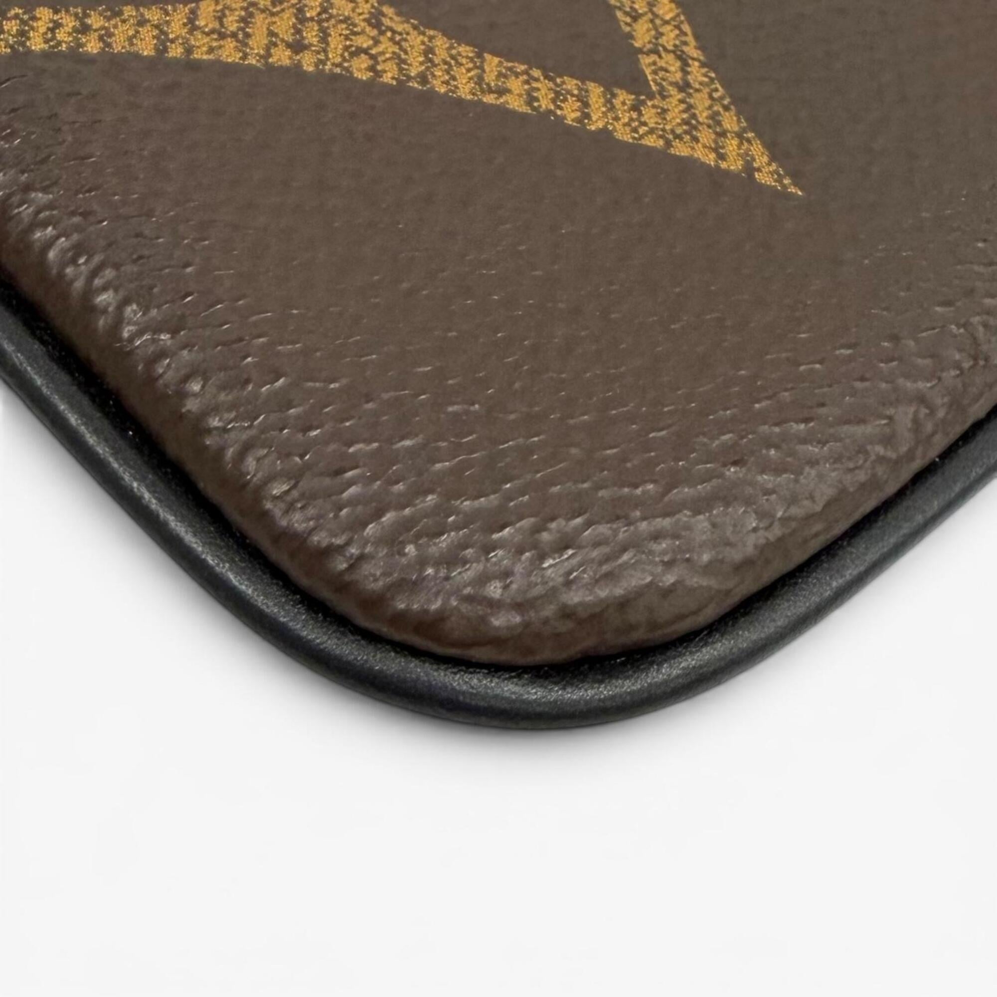 LOUIS VUITTON M68756 Monogram Giant Reverse Leather Pochette Trio Brown Made in France Women's with Dust Bag — Like New