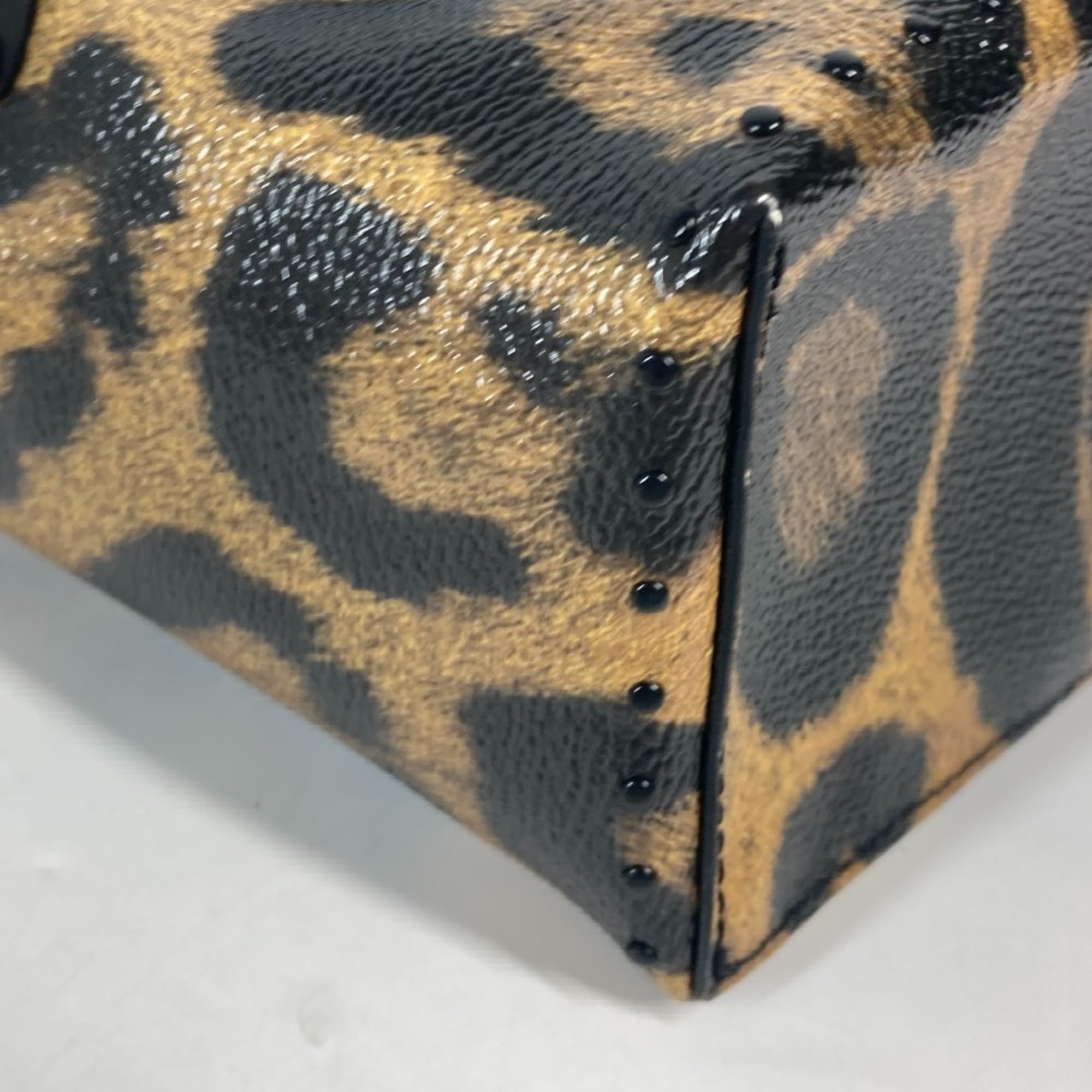 LOUIS VUITTON M43001 Monogram Reverse Leopard Camera Box Bag Shoulder Vanity Canvas Women's Brown G-241010-29 — Like New