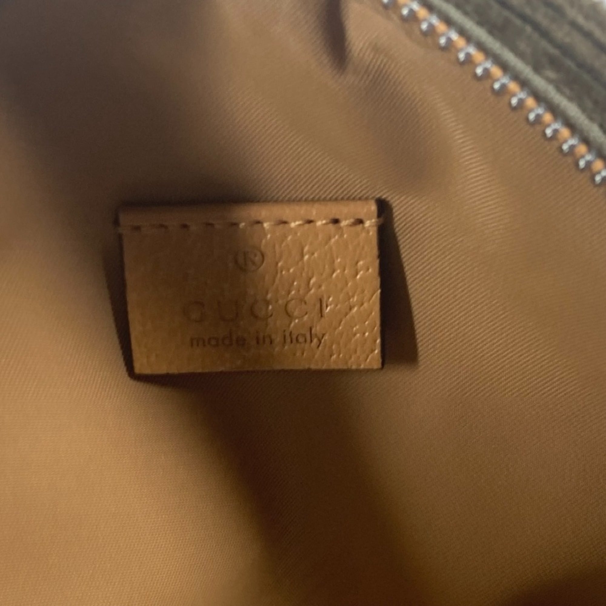 GUCCI 704806 GG Lion Round Strap Pouch Clutch Bag Fur Leather Women's Brown L-240905-10 — Like New