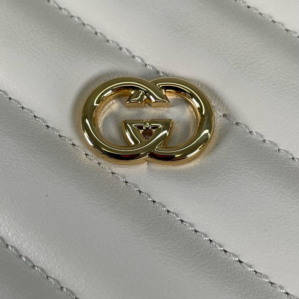 Gucci shoulder bag, heart chain, interlocking G design, leather, 751628, white — Like New