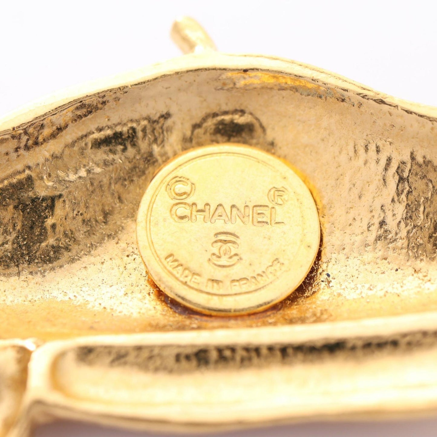 CHANEL beret motif brooch, gold-plated, for women.