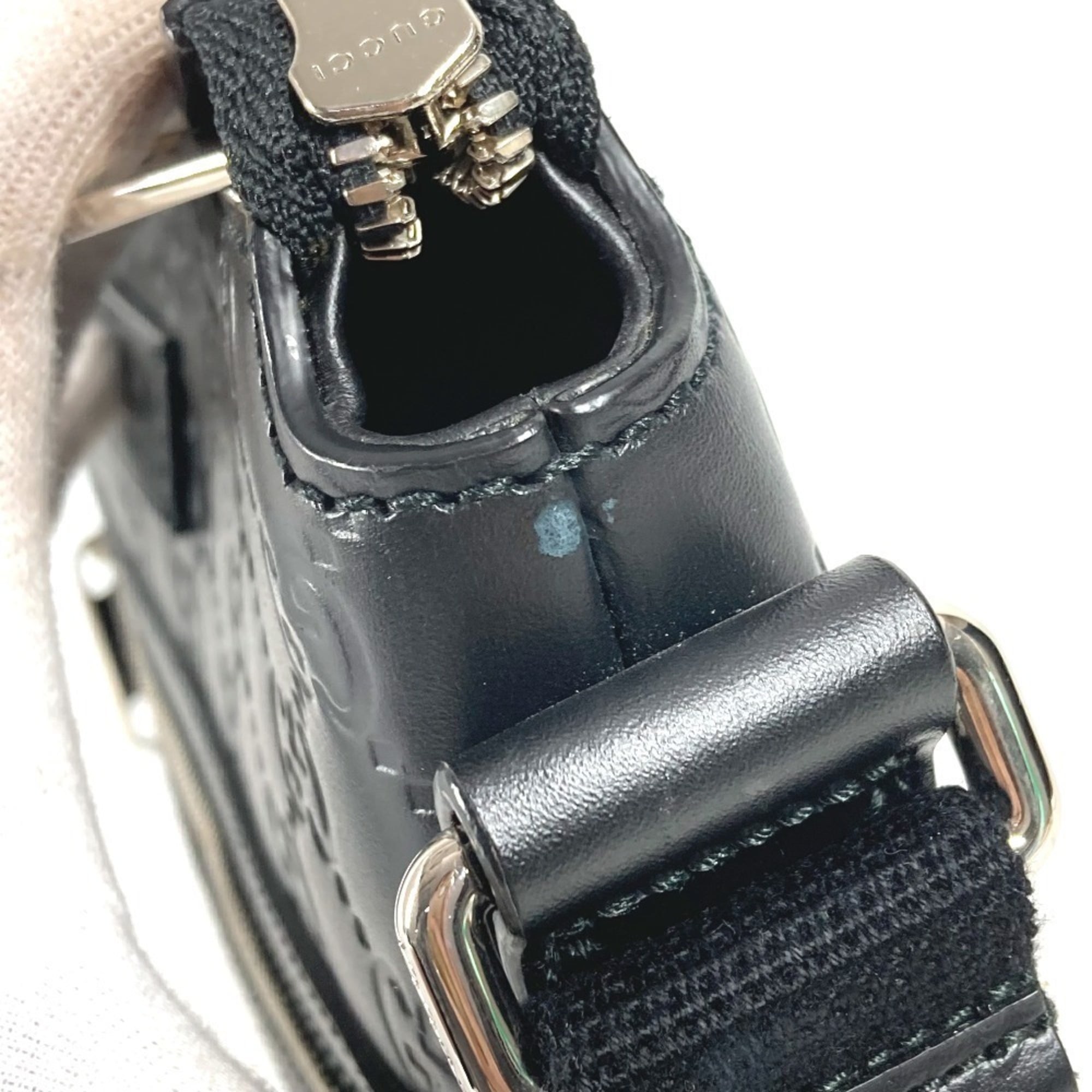 GUCCI 406410 GG Embossed Guccissima Logo Bag, Crossbody Pouch, Shoulder Leather, Black, Men's and Women's — Like New