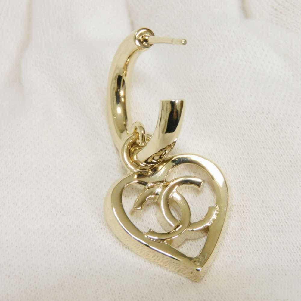 Chanel CHANEL Earrings Heart Coco Mark Hoop Swing Stud B22P CC Gold AB7919 Women's — Like New