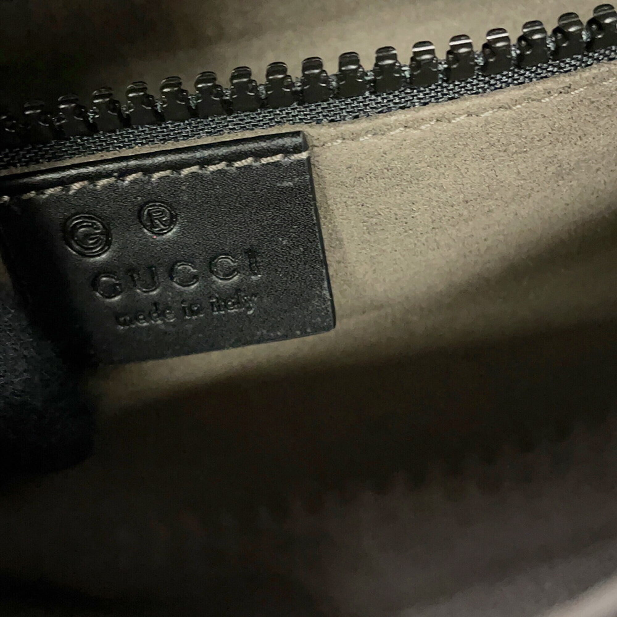 Gucci GG Supreme Belt Bag 779843 GUCCI Waist Black Handbag — Like New