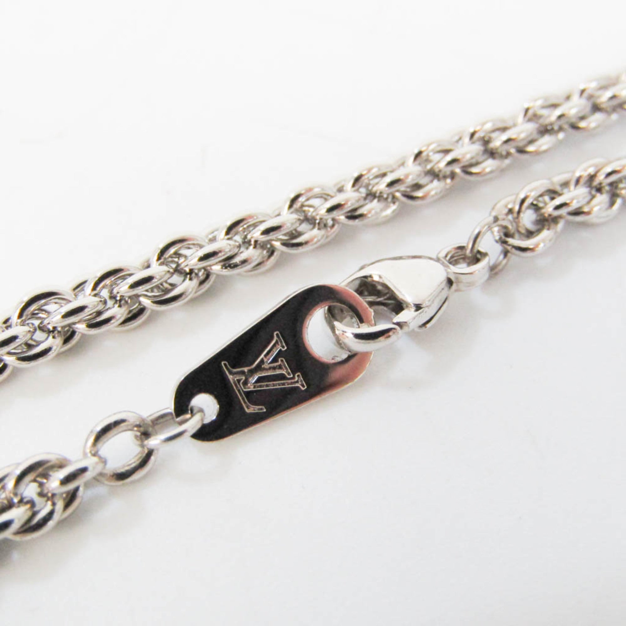 Louis Vuitton Colliersquard LV Strass MP2691 Metal,Rhinestone Men,Women Pendant Necklace (Silver) — New - Store Return