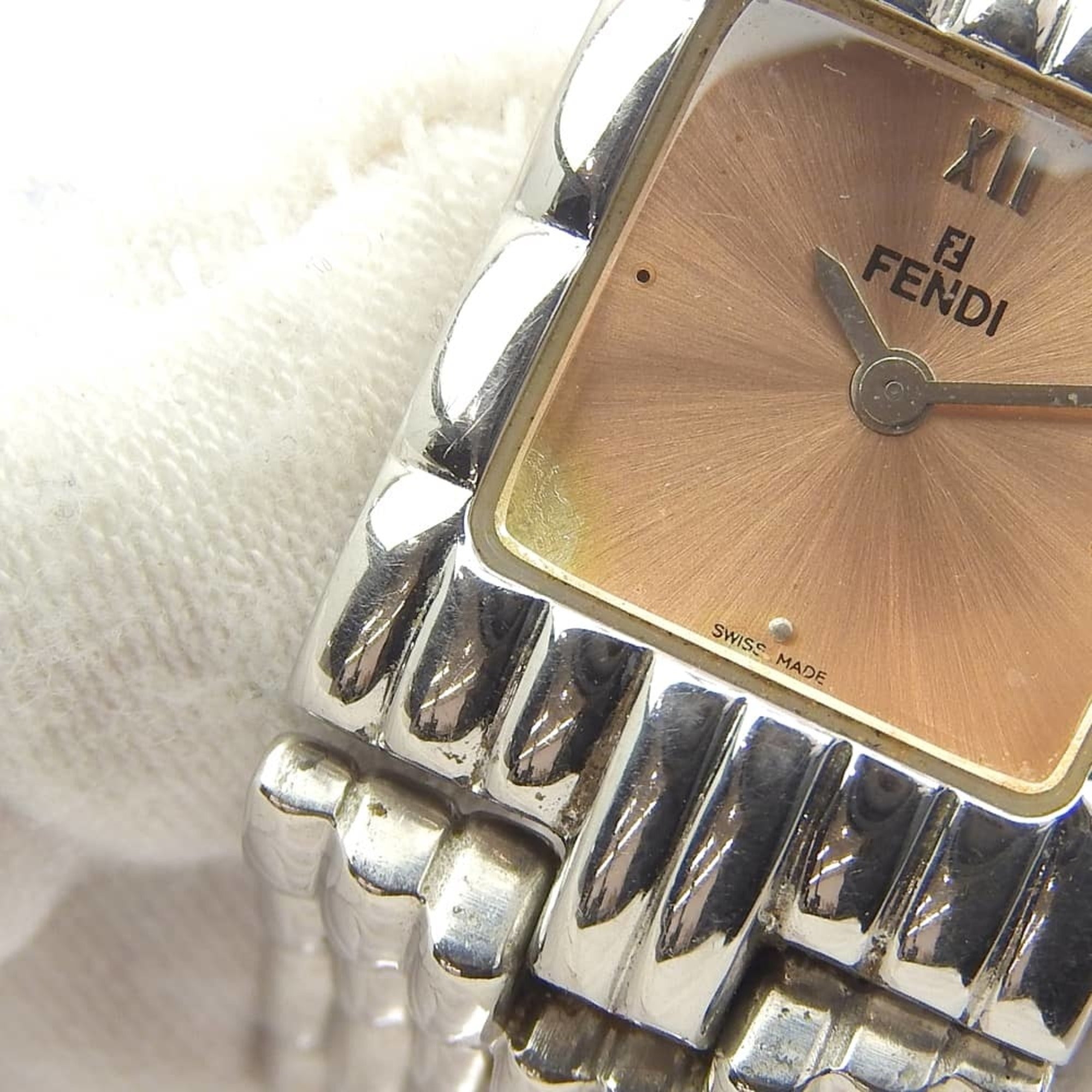 Fendi Olologi Women's Watch, 680L Stainless Steel, Quartz Movement, Analog Display, Pink Gold Dial — Good