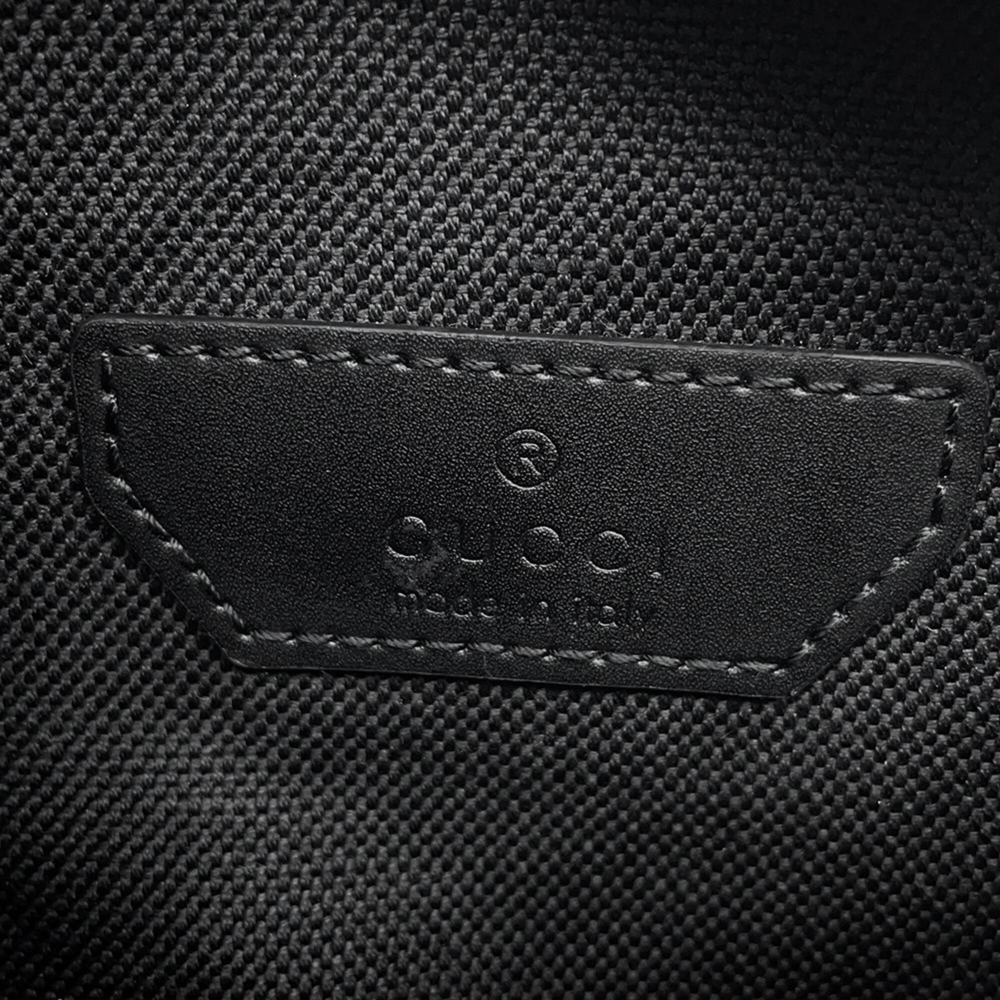 Gucci Bee GG Supreme Body Bag 675181 GUCCI Waist Black Handbag — Like New