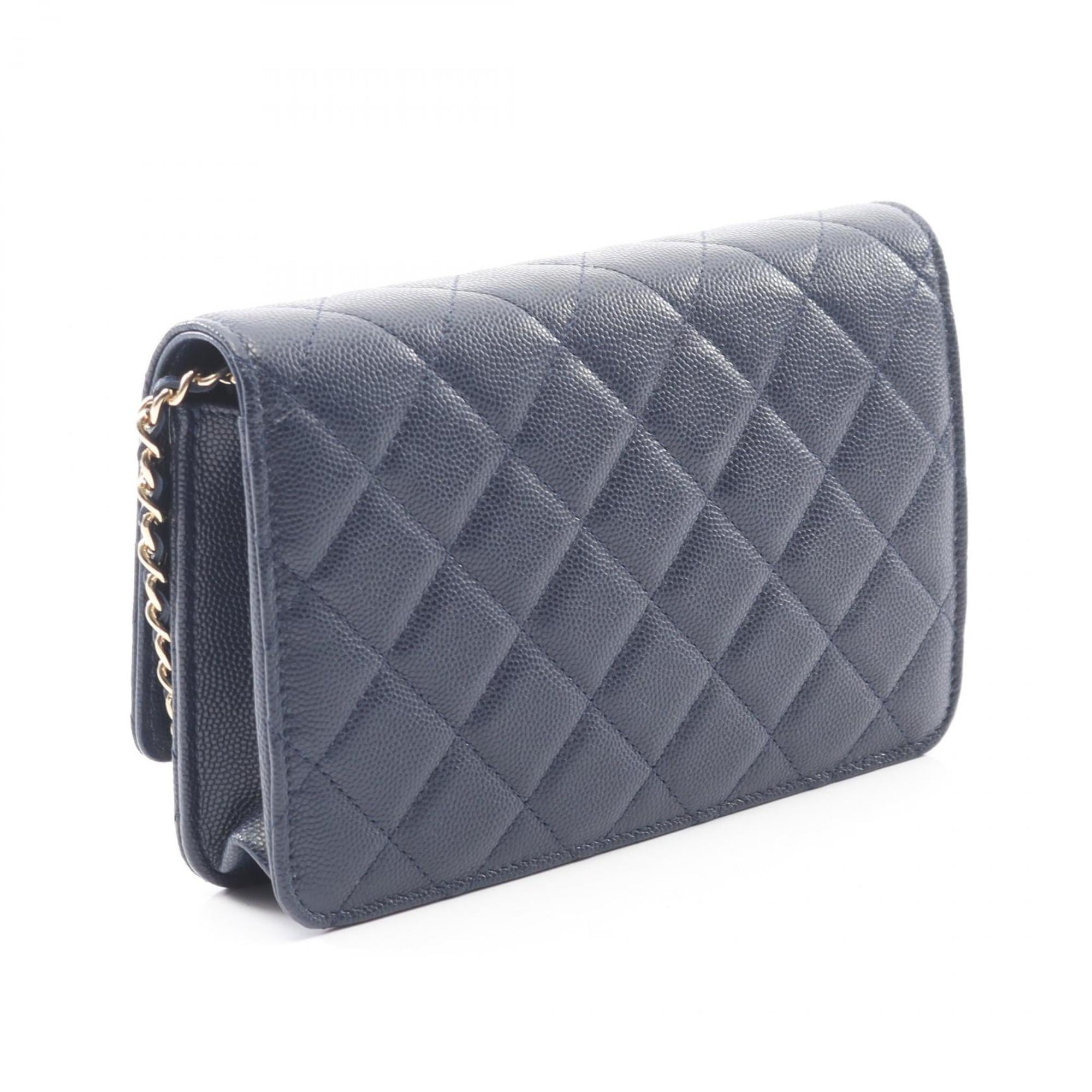 CHANEL CHANEL19 Matelasse Shoulder Bag in Grained Calfskin Leather, Navy