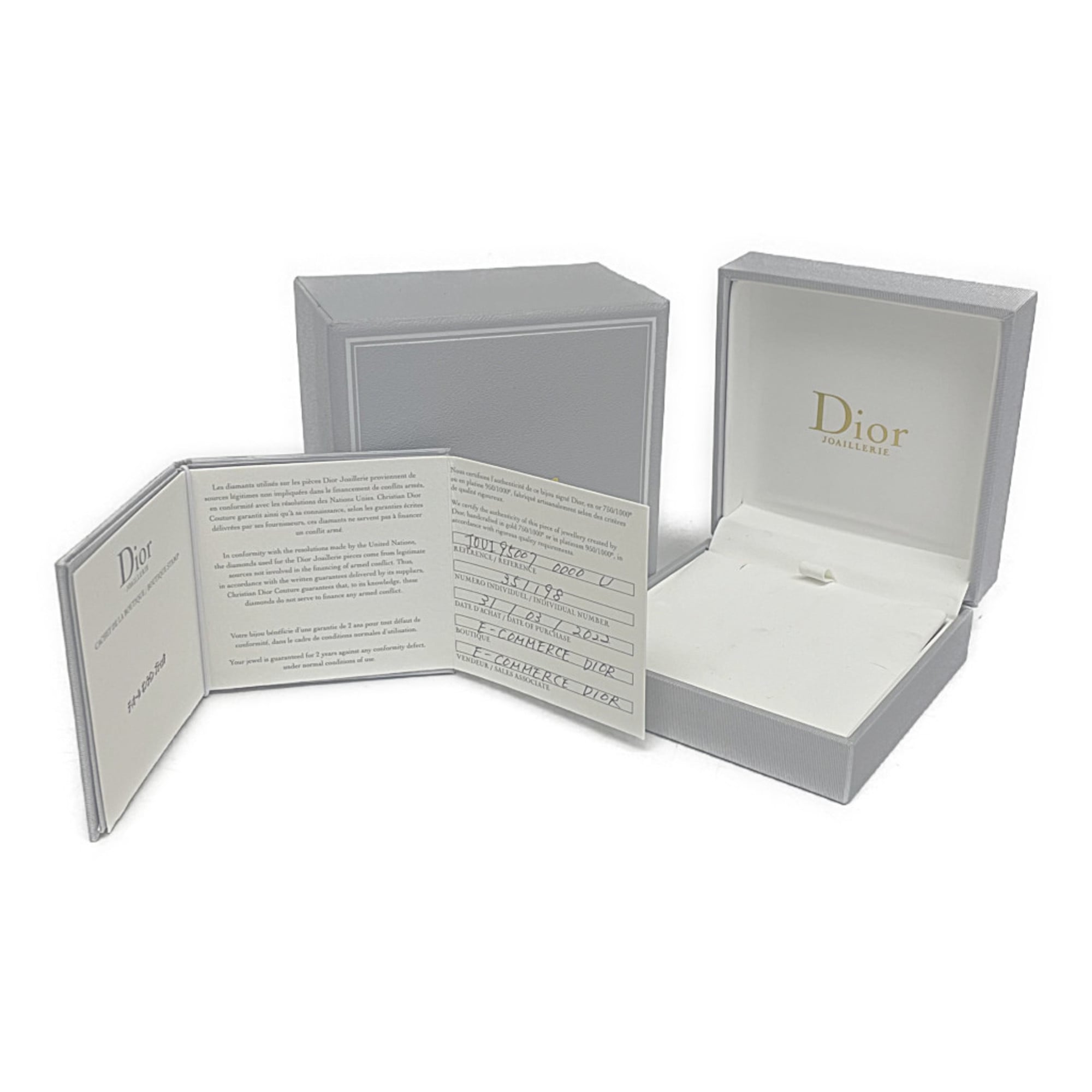 Christian Dior Dior Amour Yellow Gold (18K) Diamond Men,Women Fashion Pendant Necklace (Gold)