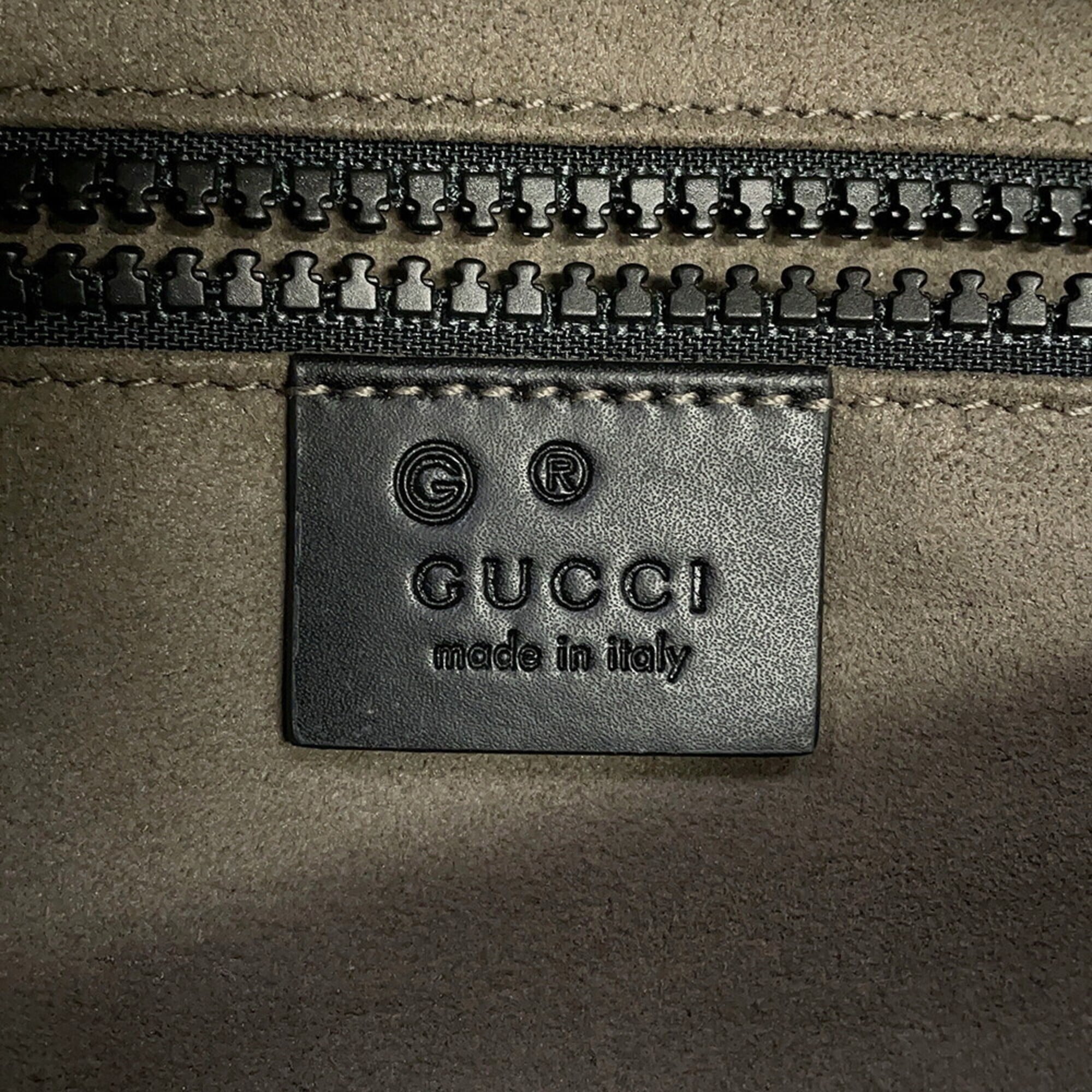 Gucci GG Supreme Belt Bag 779843 GUCCI Waist Black Handbag — Like New
