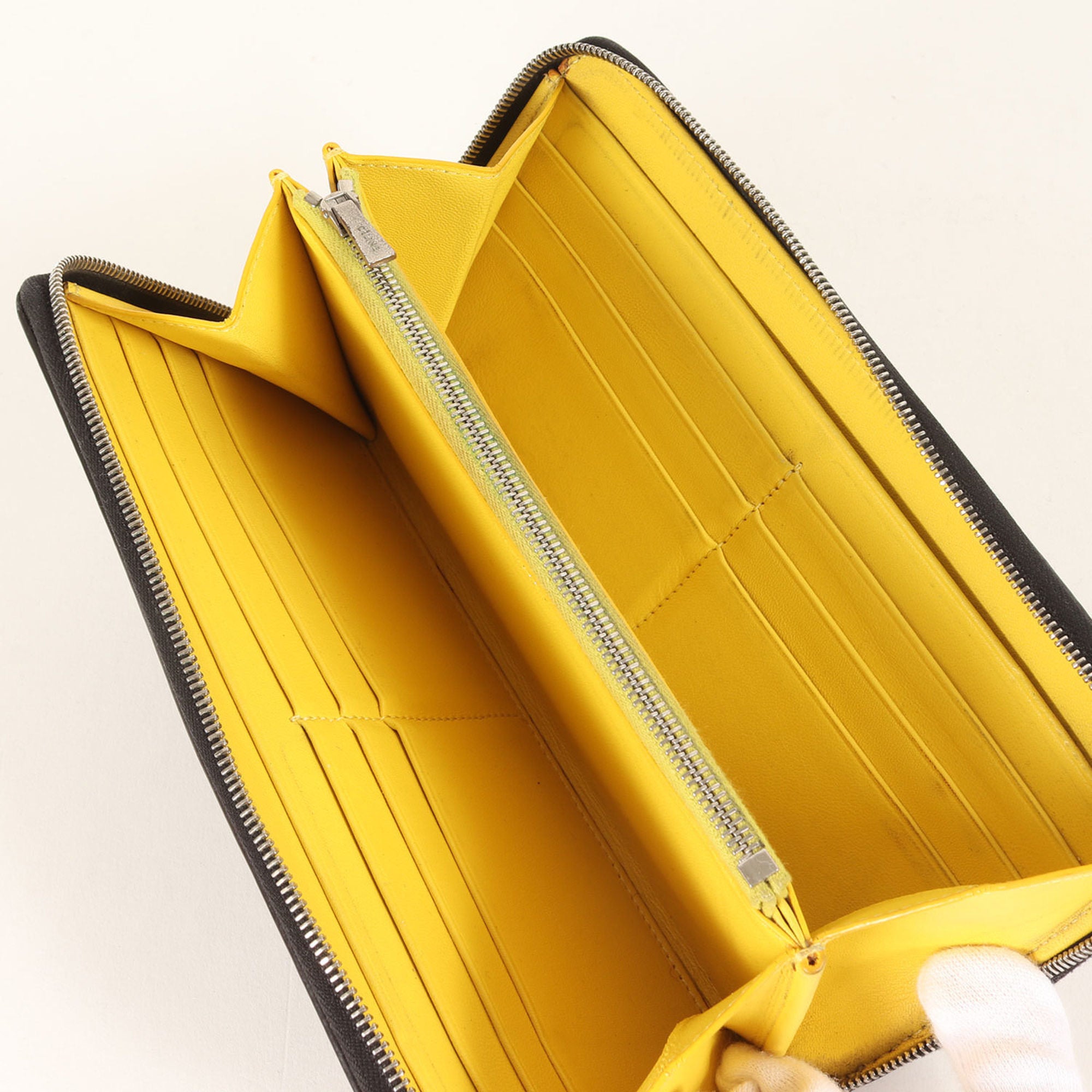 CELINE Black Large Zip Multi-Function Round Wallet (105003XFL)