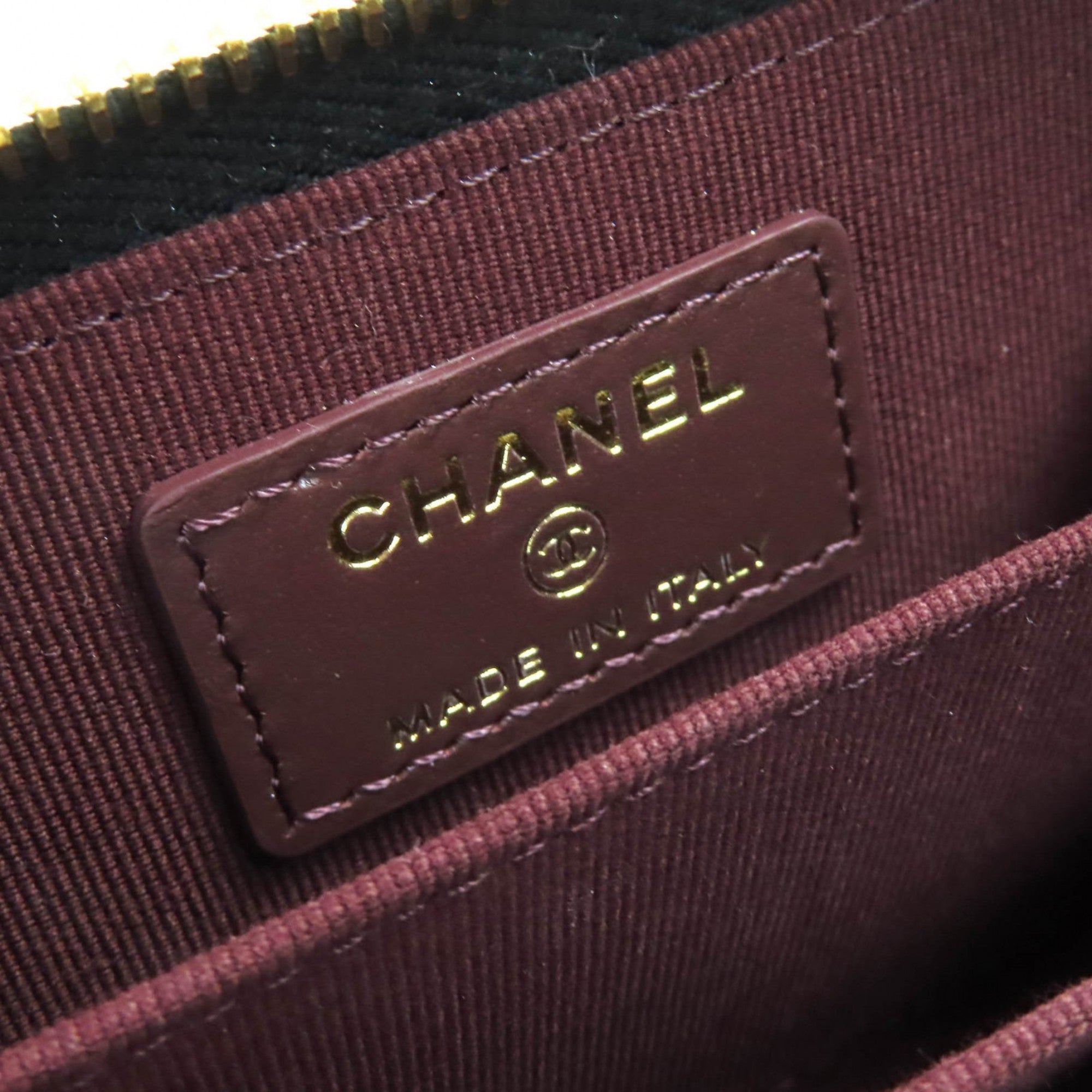 CHANEL Classic Coin Purse in Caviar Leather with Coco Mark and Random Serial Number. Zip-Up Wallet/Coin Case Black Gold Hardware. Includes Box Dust Bag. Made Italy.