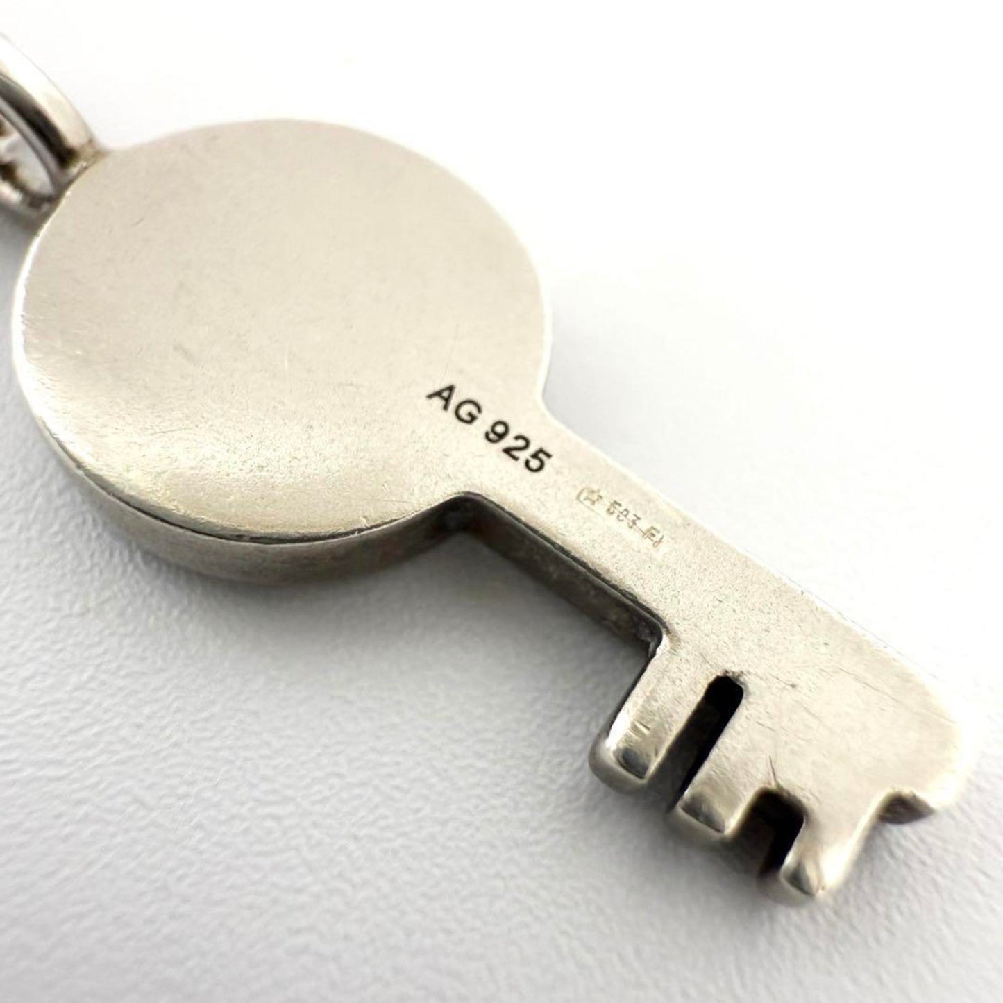 Gucci Men's Women's Crest Key Pendant Necklace 925