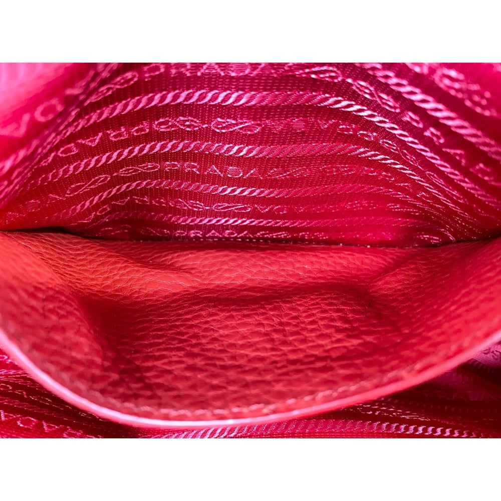 Prada tote bag, red — Like New