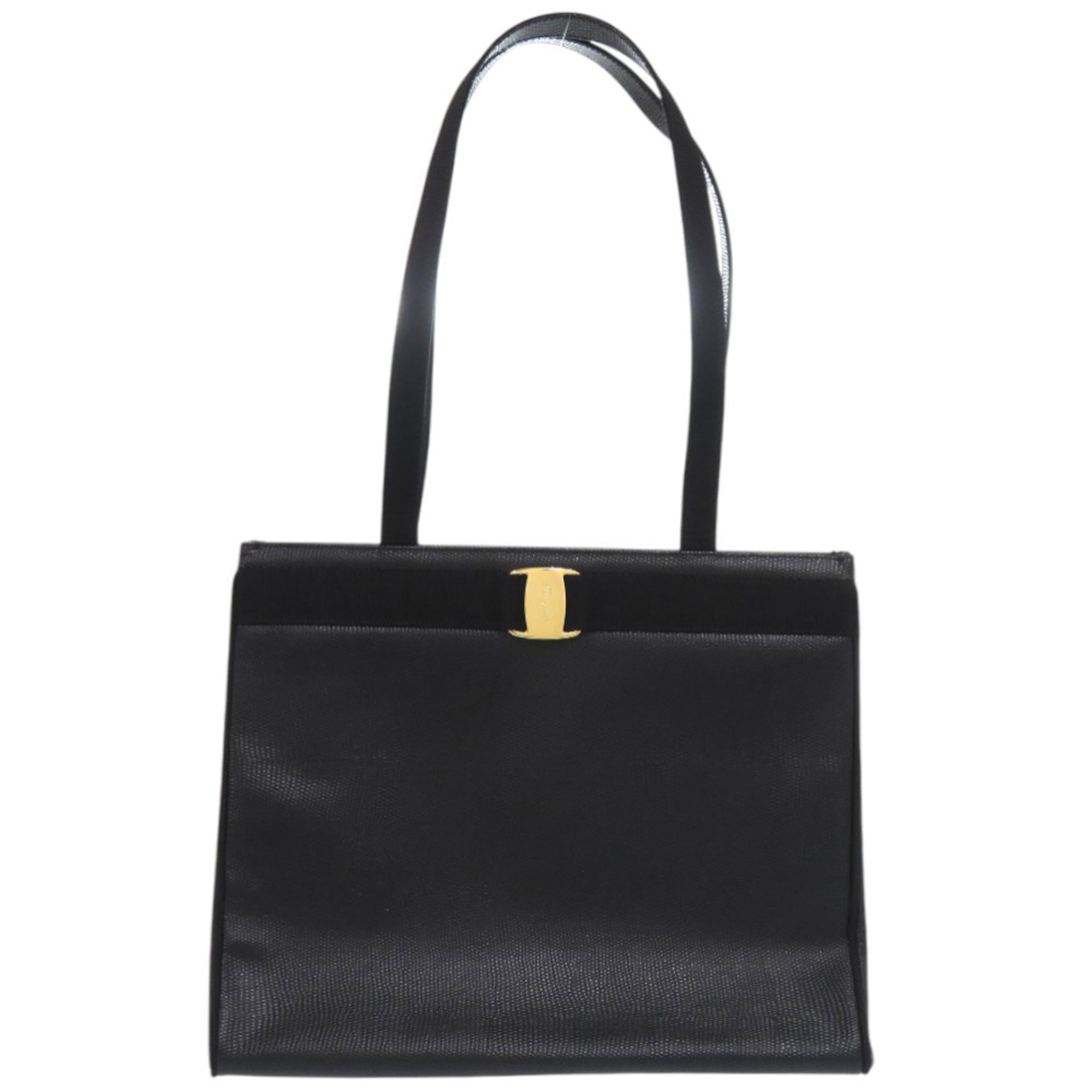 Excellent condition Salvatore Ferragamo Vara Ribbon AU 21 2530 tote bag in black leather with gold hardware. 1237