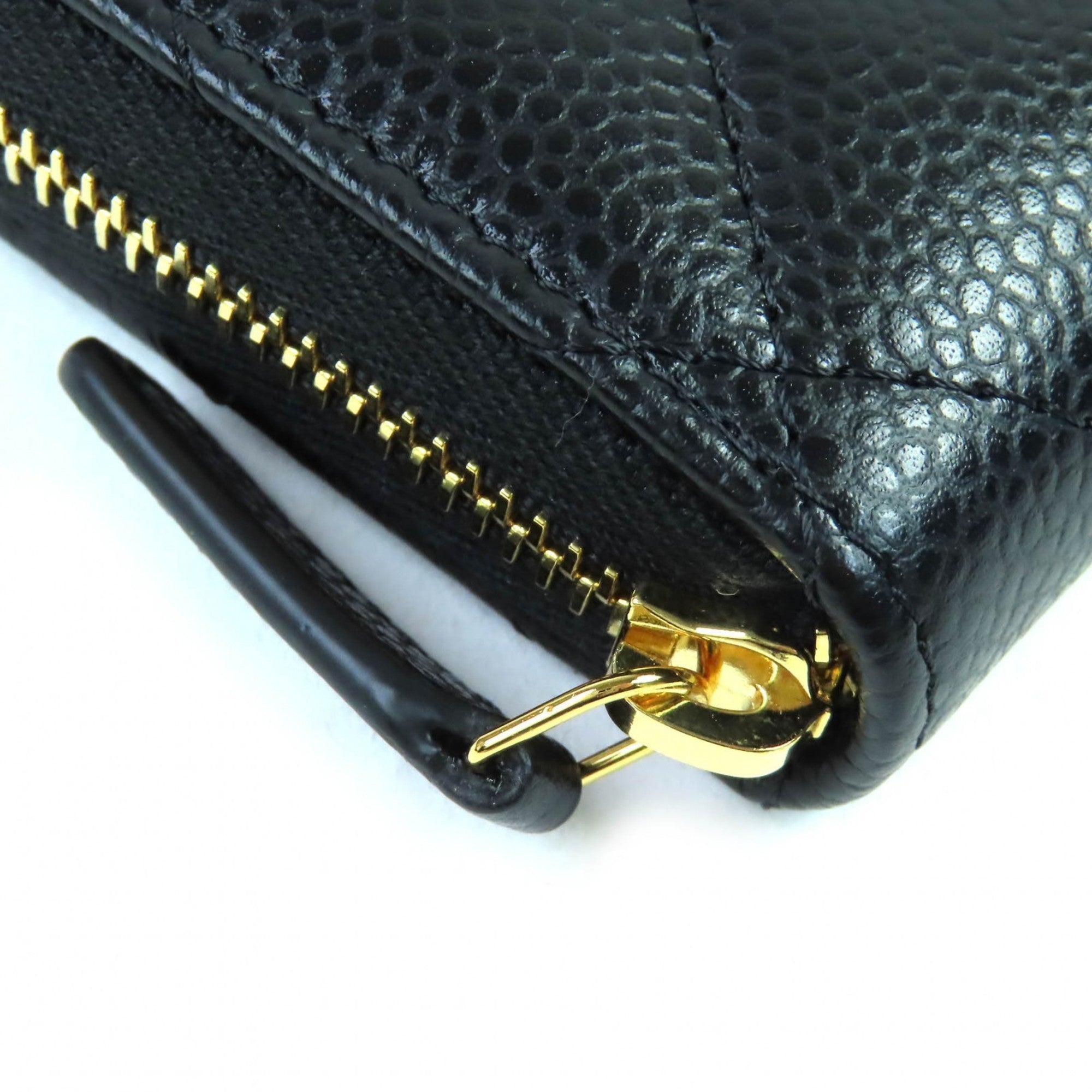 CHANEL Classic Coin Purse in Caviar Leather with Coco Mark and Random Serial Number. Zip-Up Wallet/Coin Case Black Gold Hardware. Includes Box Dust Bag. Made Italy.