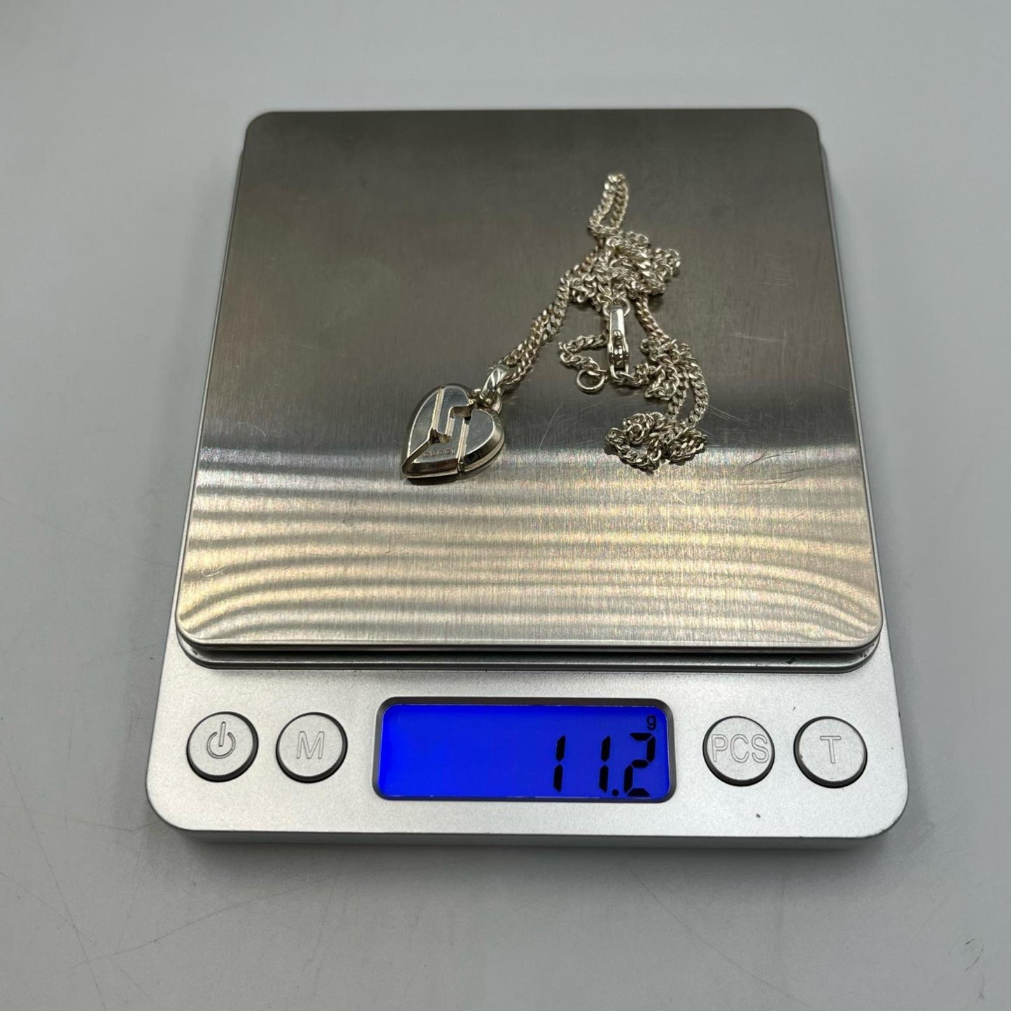 Gucci Knot Heart Necklace in Silver 925 for Women