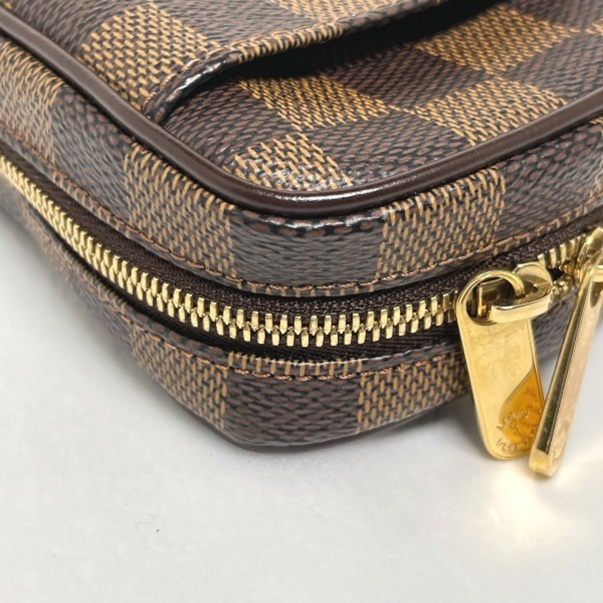 LOUIS VUITTON Etui Okapi PM Damier Pouch N61738 Louis Vuitton Brown LV — Like New