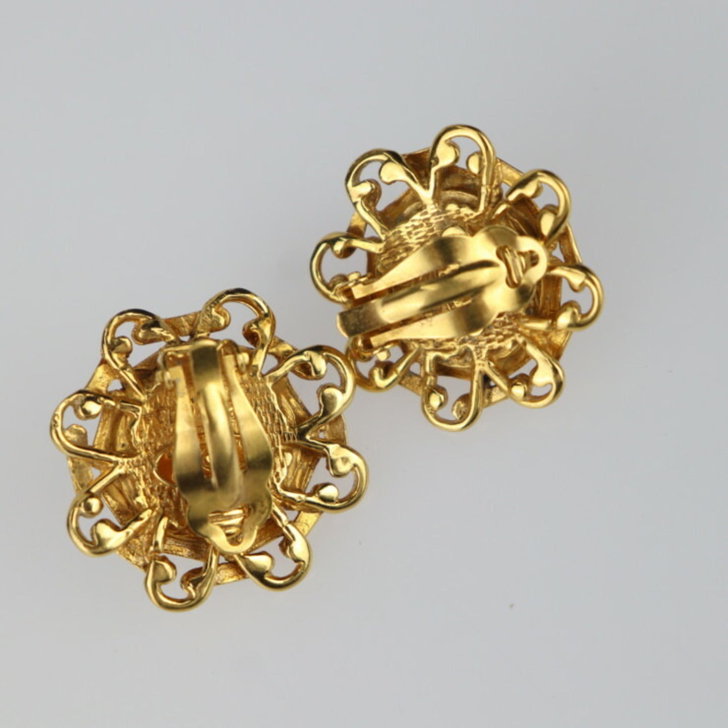 CHANEL Gripoa Round Earrings - Metal Bijou Gold Red Clip-on R2408113001026