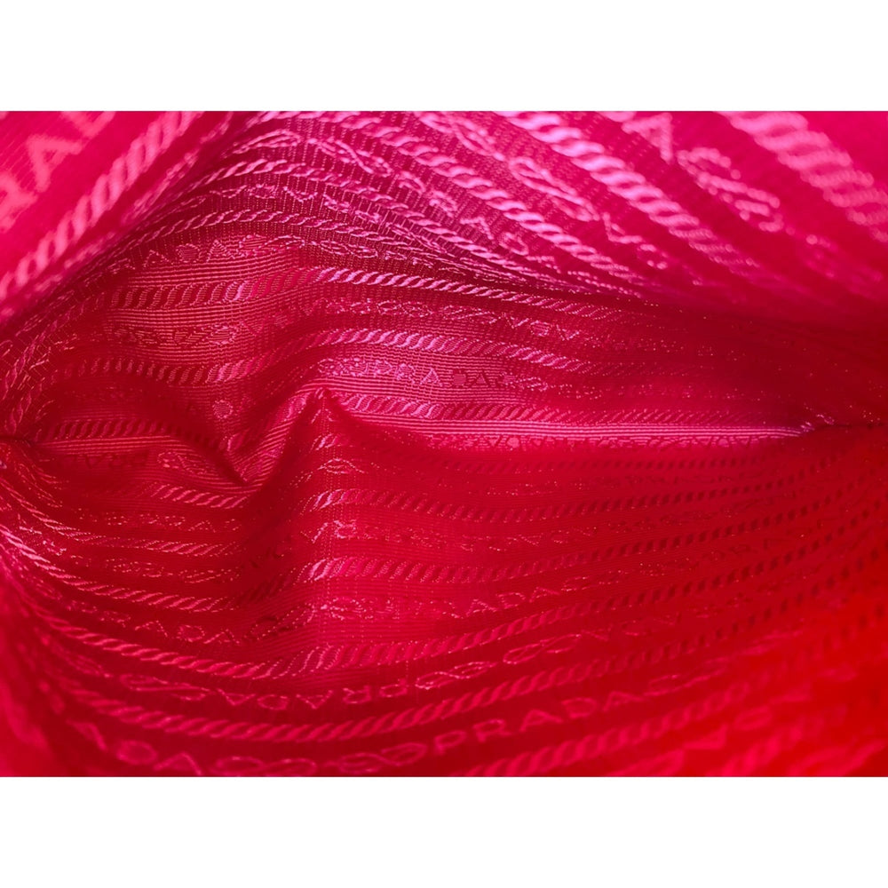 Prada tote bag, red — Like New