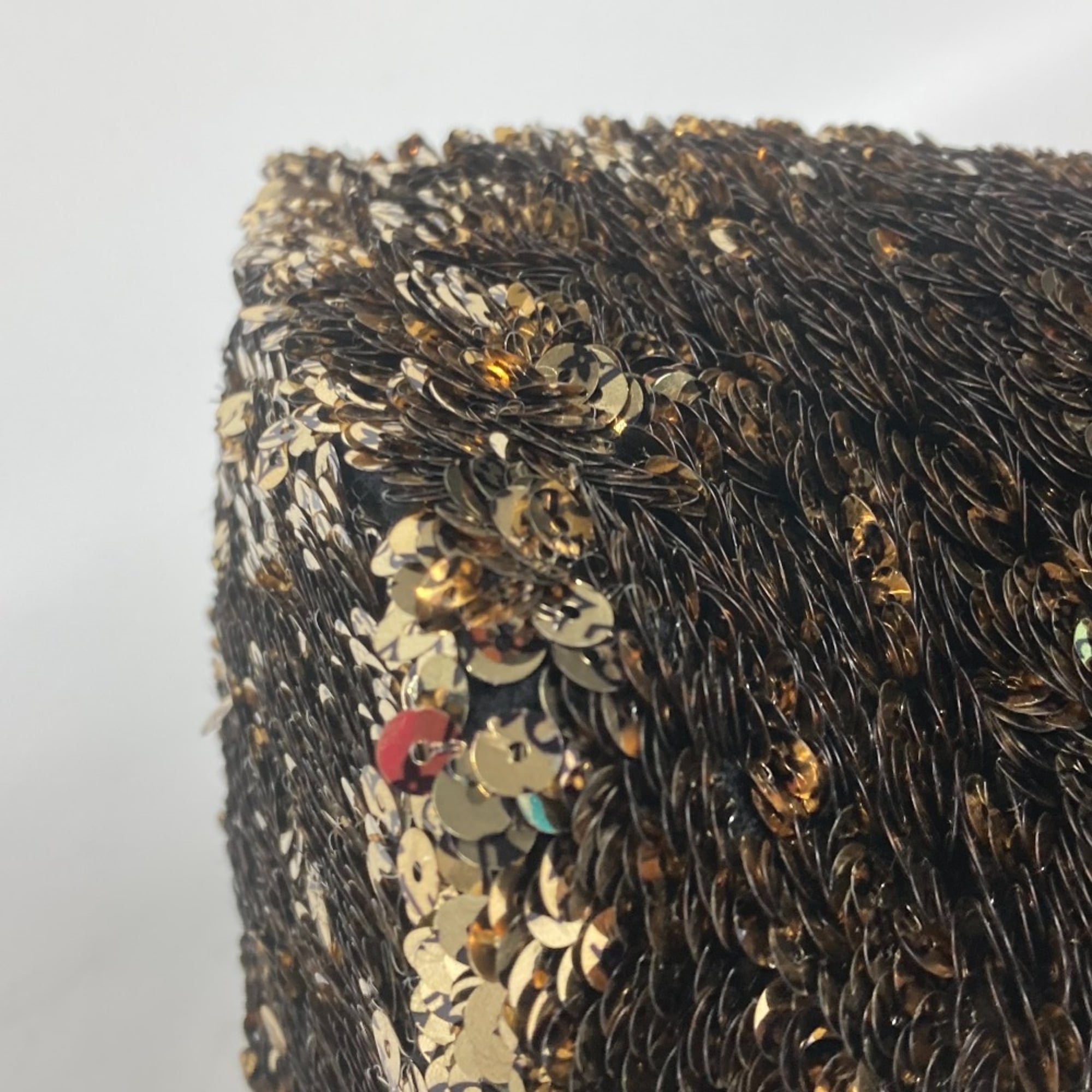 LOUIS VUITTON M40322 2010 Cruise Collection Noe Rococo All Sequin Shoulder Bag Handbag Leather Women's Gold L-240613-21 — Like New