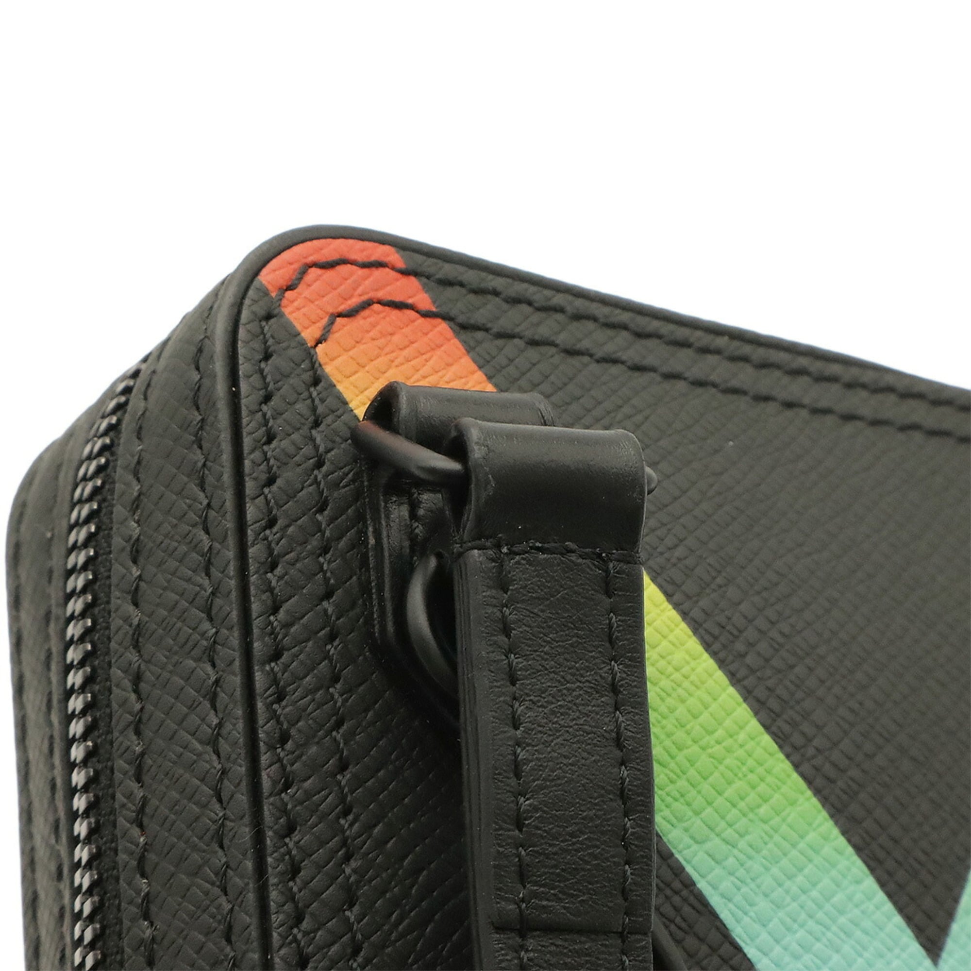 LOUIS VUITTON Taiga Rainbow Danube Shoulder Bag Pochette Leather Noir M30332 — Like New