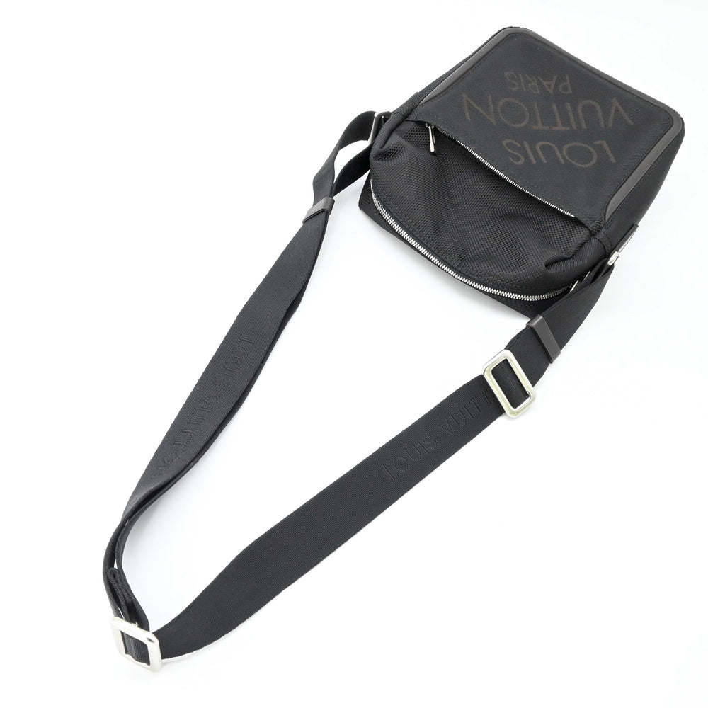 LOUIS VUITTON Damier Geant Citadin MM Shoulder Bag for Men, Black M93042 — Like New