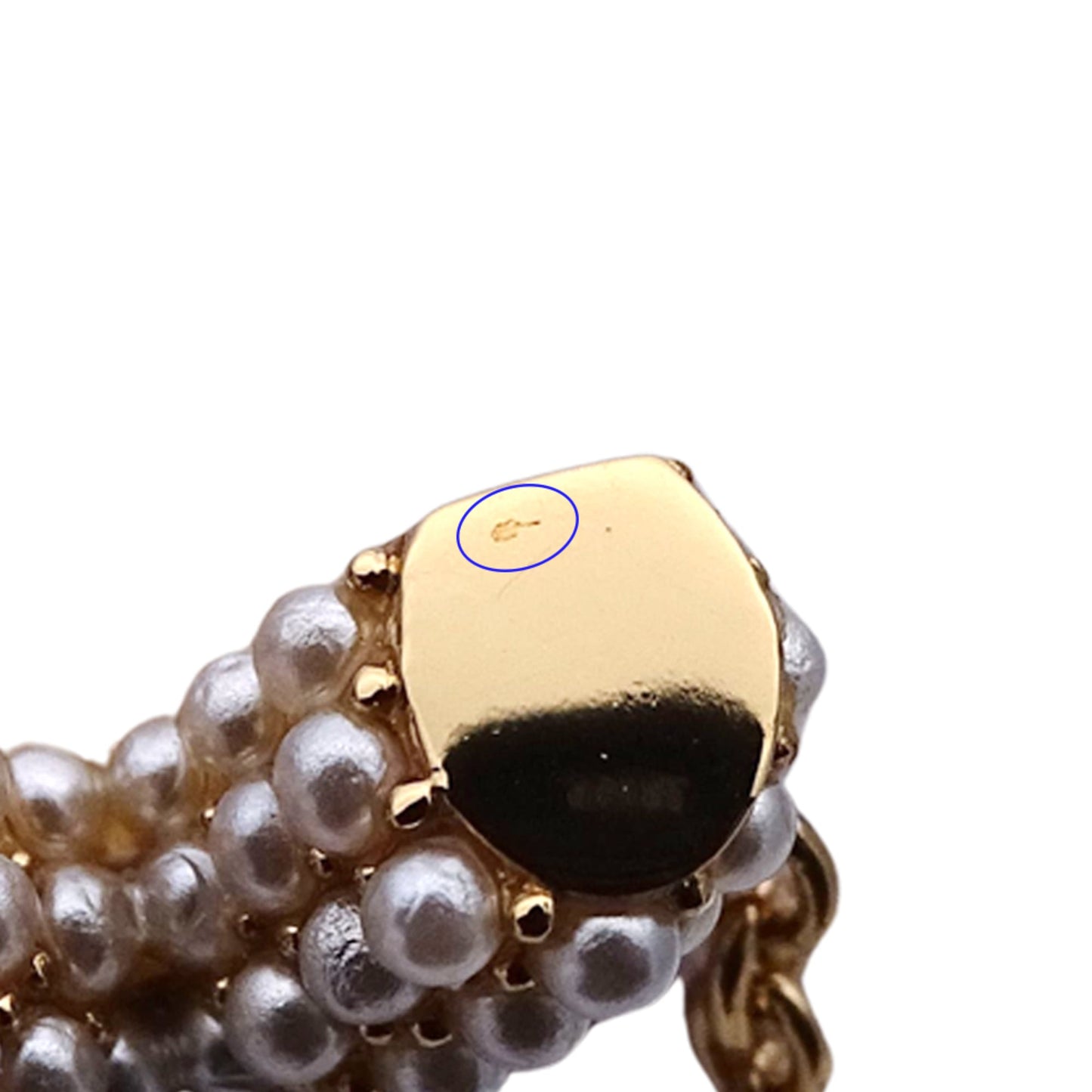 Louis Vuitton Essential V Bracelet for Women, Pearl Gold, M68361