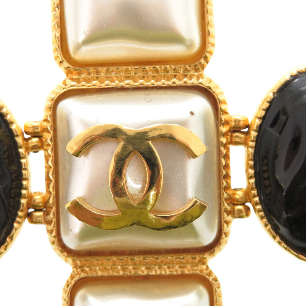 Excellent condition Chanel Gripoir Coco Mark Bracelet GP B20K with faux pearls and colored stones in gold, white, black, 1892