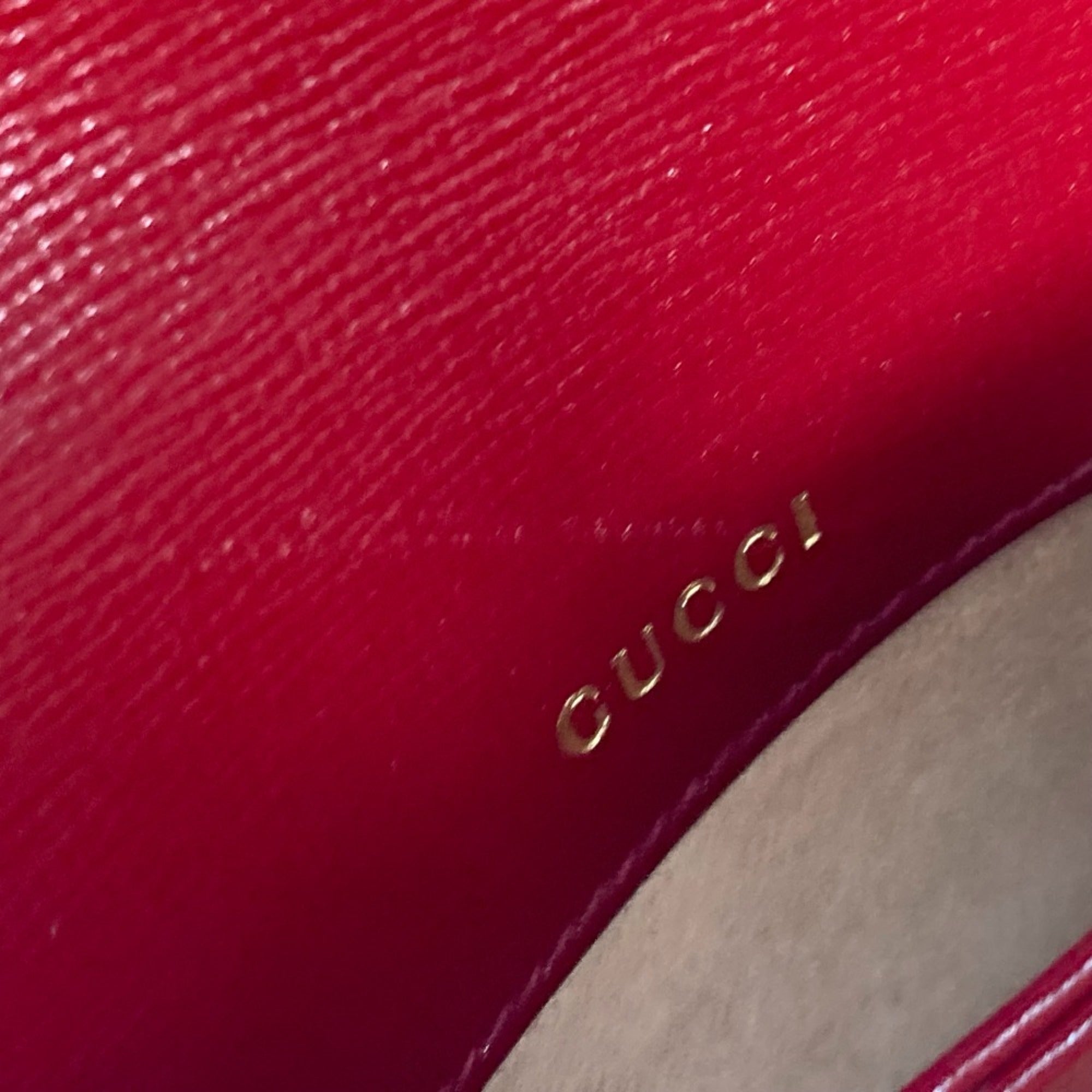 Gucci 602204 GG Supreme bag shawl Shoulder Bag Beige Red — Like New