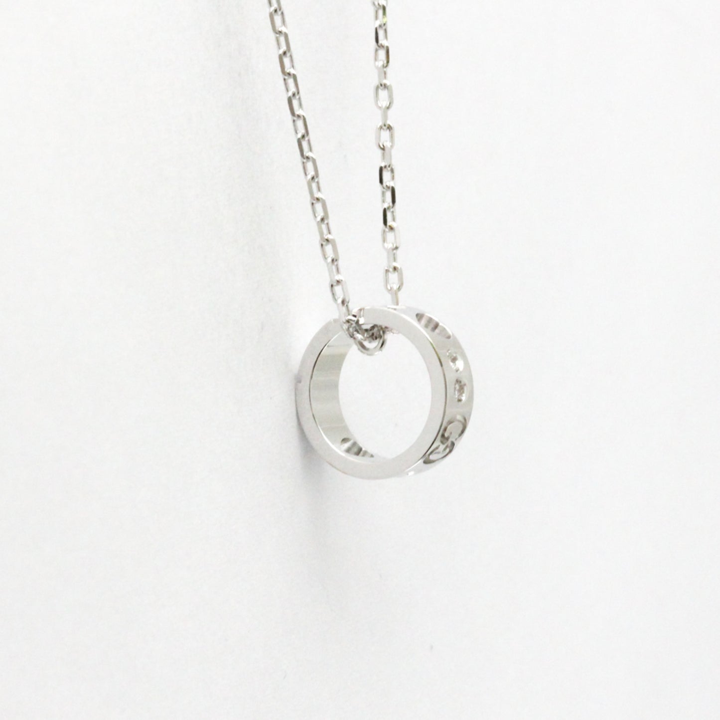 Gucci Icon Amor Diamond Necklace White Gold (18K) Diamond Men,Women Fashion Pendant Necklace (Silver)