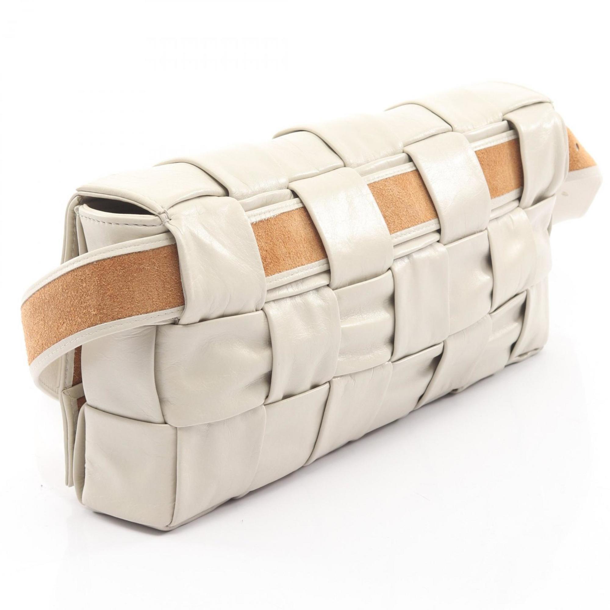 Bottega Veneta The Stretch Cassette Maxi Intrecciato Waist Bag in Ivory Leather for Men and Women