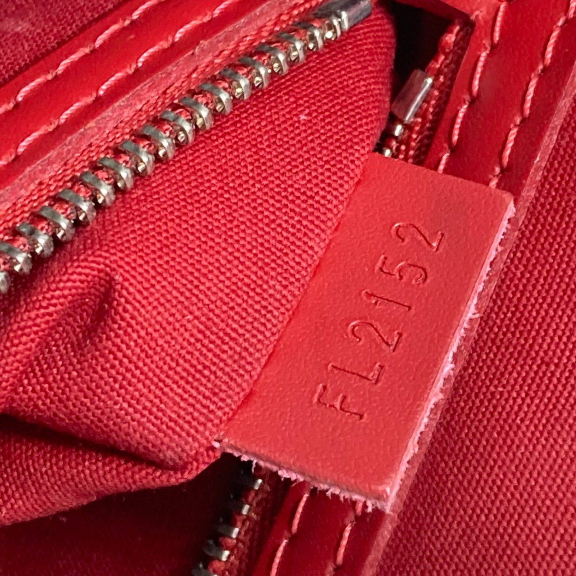 Louis Vuitton M4030E Epi Bag shoulder bag 2WAY Hand Bag Carmine Red — Like New