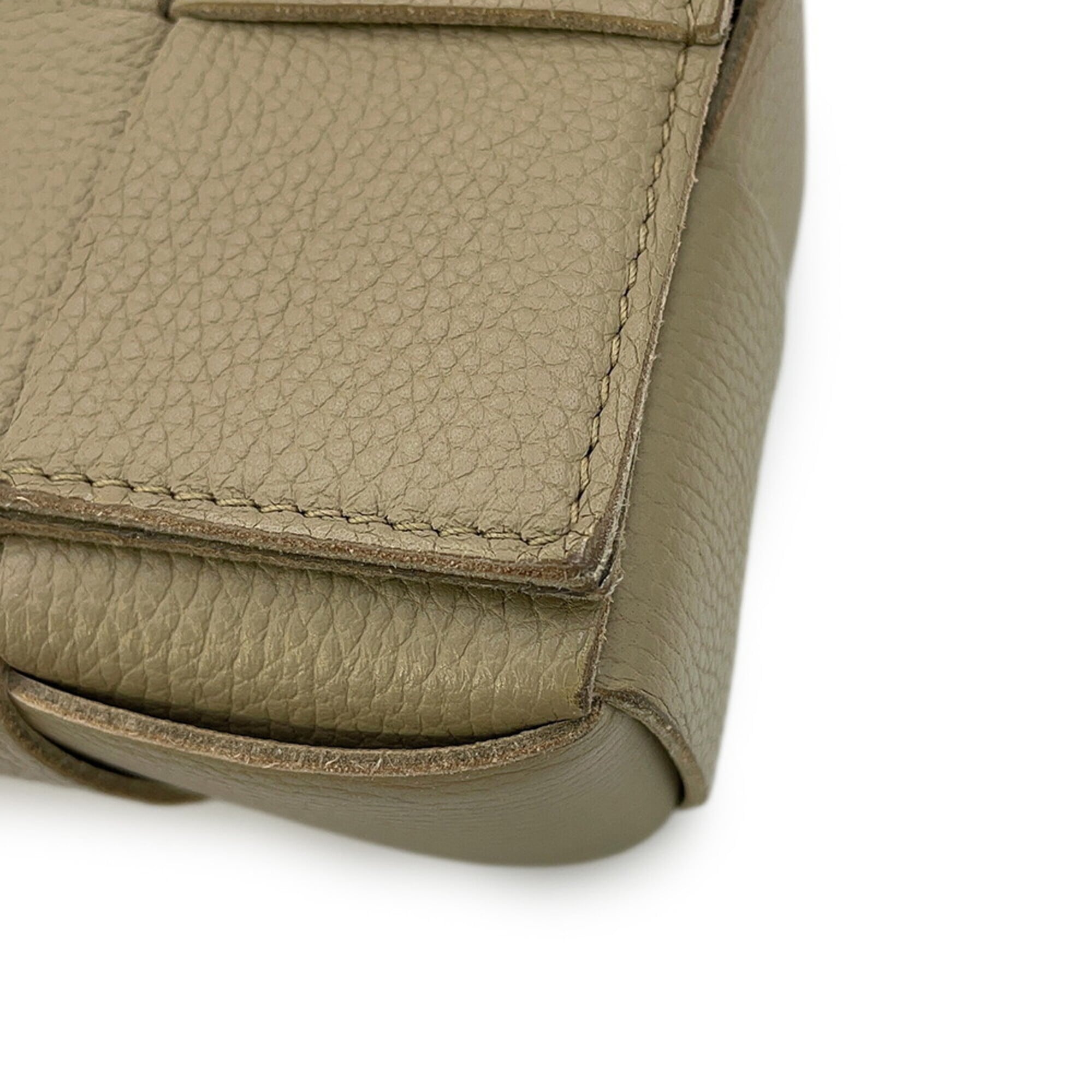 Bottega Veneta Shoulder Bag Intrecciato Cassette Leather 666870 BOTTEGA VENETA Handbag — Like New