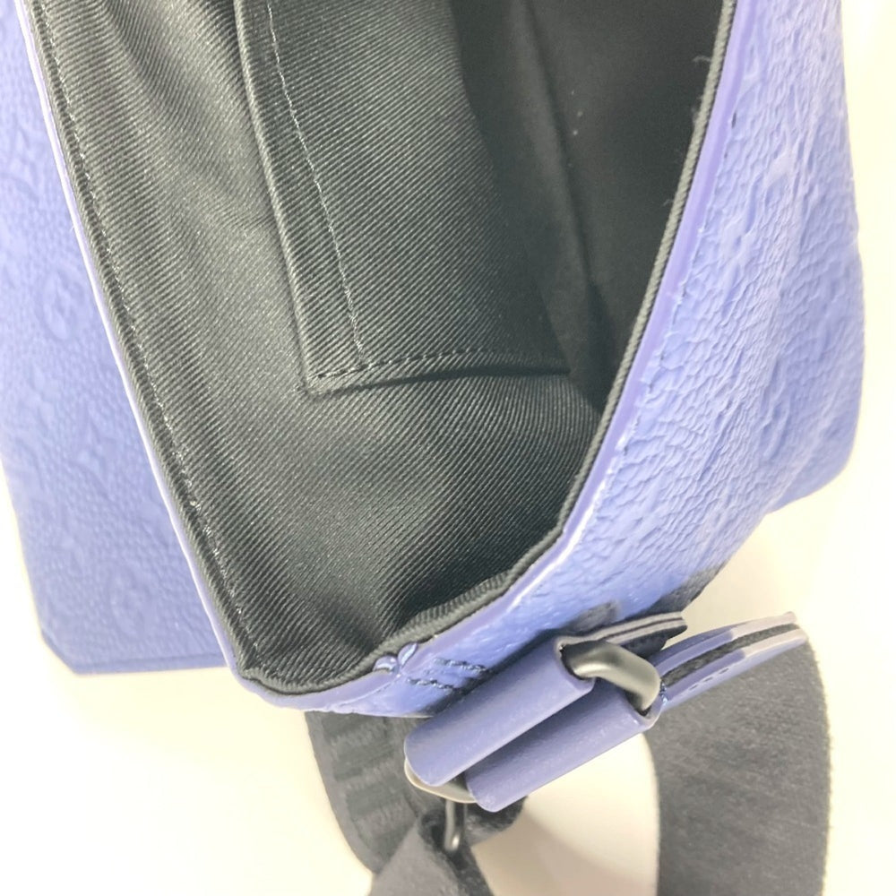 LOUIS VUITTON M11692 Monogram Embossed S Cape Messenger Bag Crossbody Flap Shoulder Taurillon Leather Men's Women's Sapphire Blue — Like New