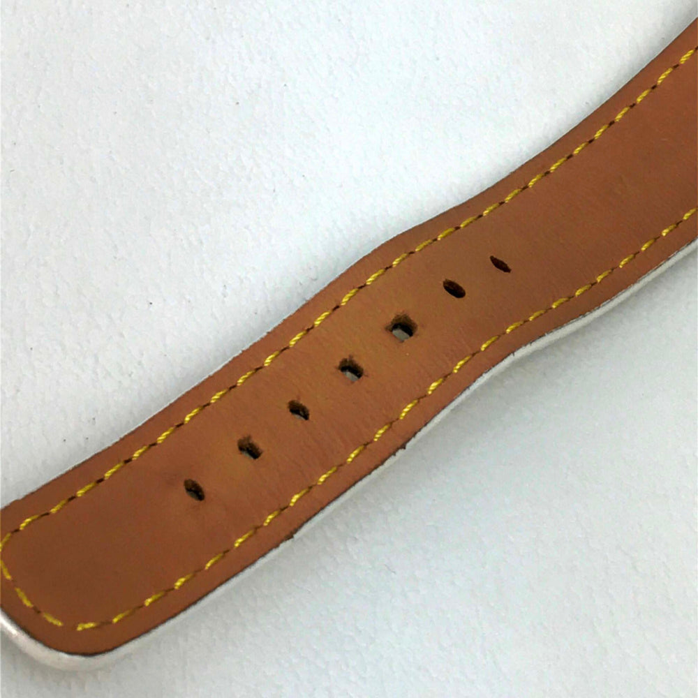 Louis Vuitton Q221J Quartz Wristwatch Silver Wine red Based — Good