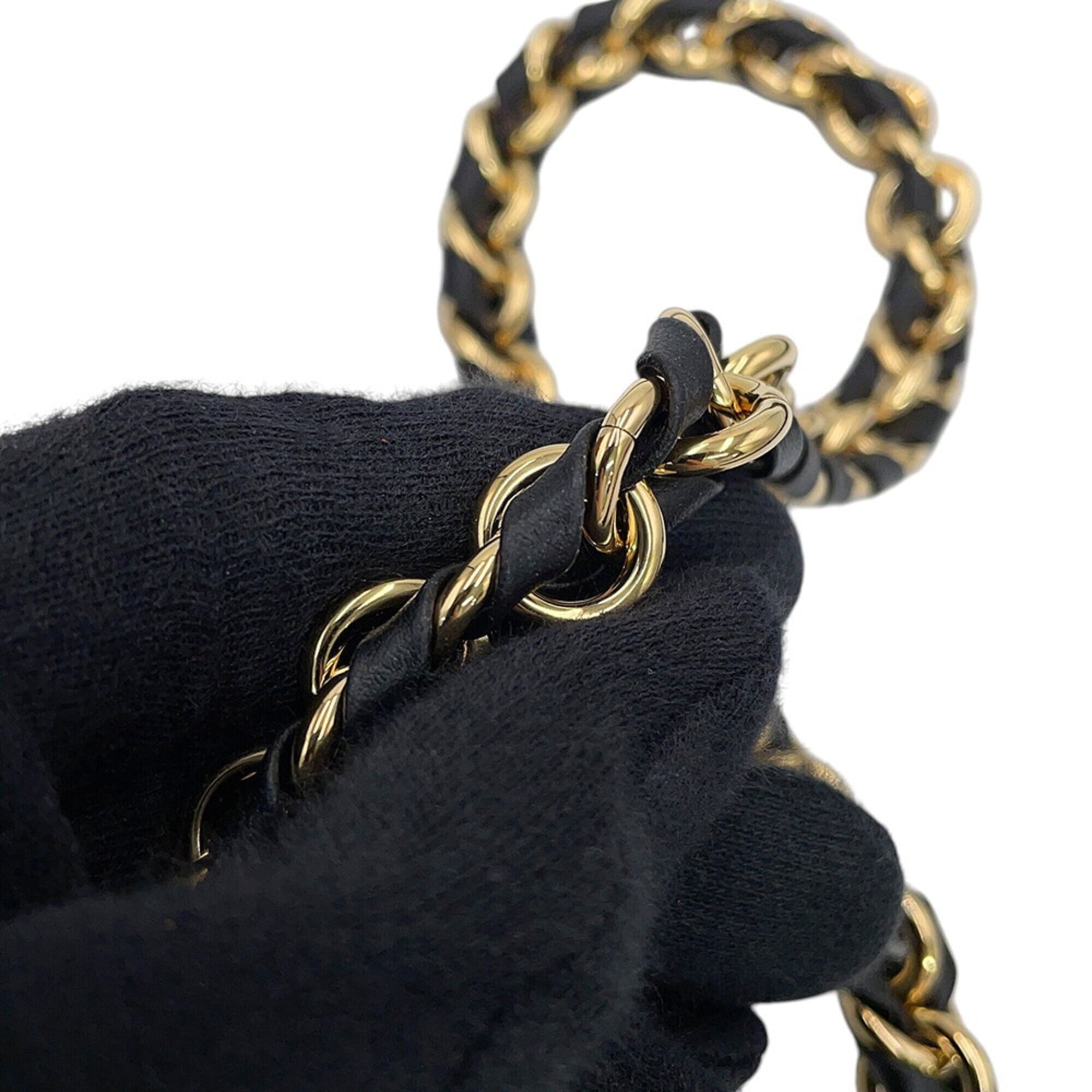 Louis Vuitton handbag Monogram Reverse Giant OnTheGo EW Chain M14236 LOUIS VUITTON — Like New