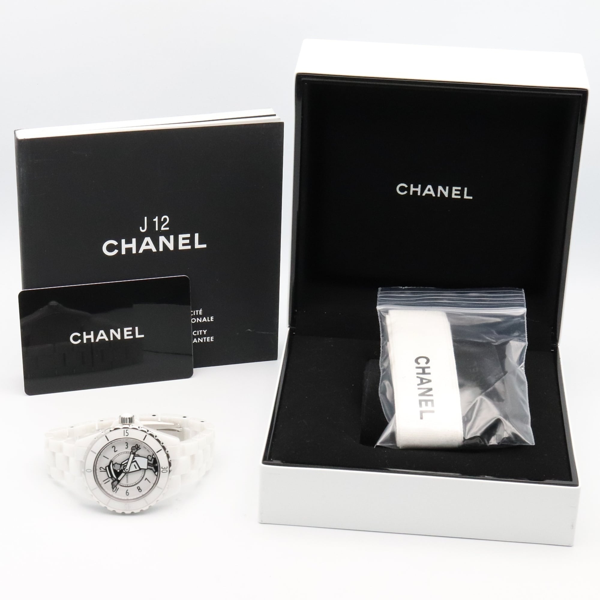 Chanel J12 Mademoiselle Ceramic Watch for Men, White (H5241) — Very Good