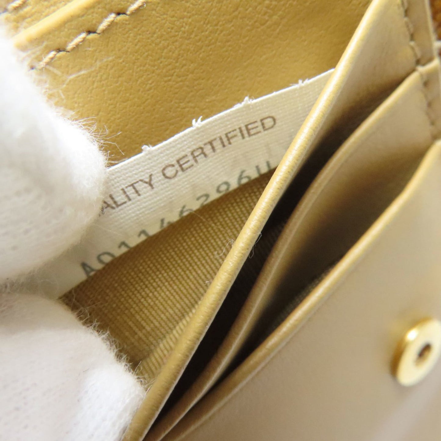 Bottega Veneta Cassette Bifold Wallet in Calfskin Leather for Women