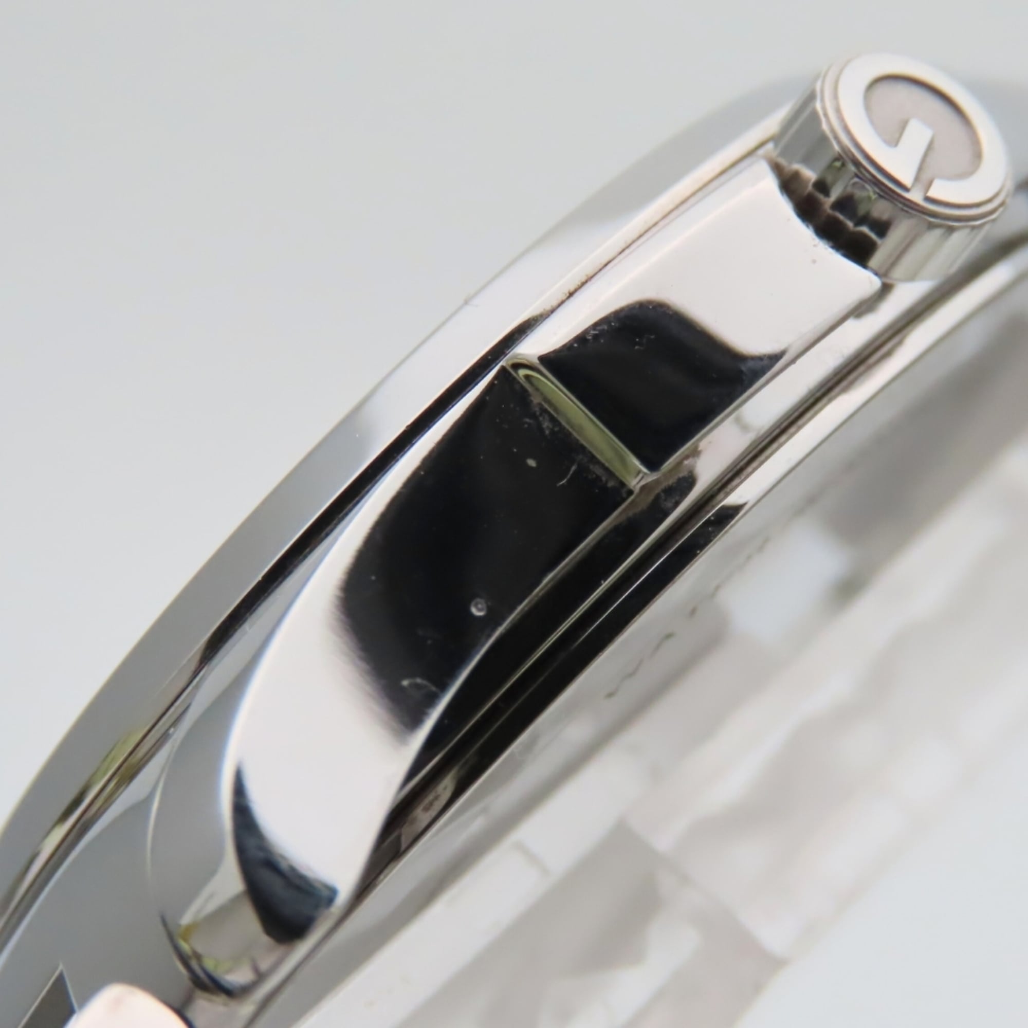Gucci G-Timeless 126.4 SS Diamante Men's Watch GUCCI — Good