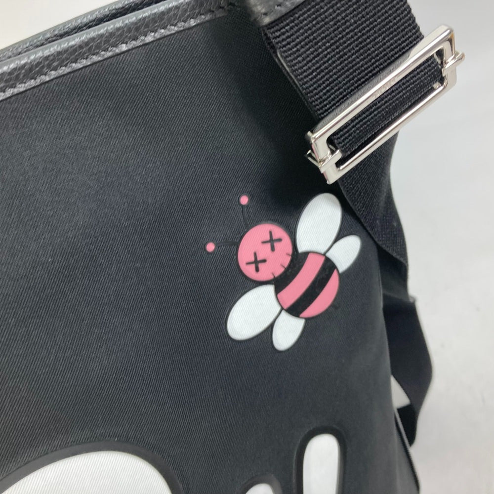 CHRISTIAN DIOR-Om KAWS collaboration Japan limited Crossbody 2WAY Bag Shoulder Bag Tote Bag Black Pink x White — Like New