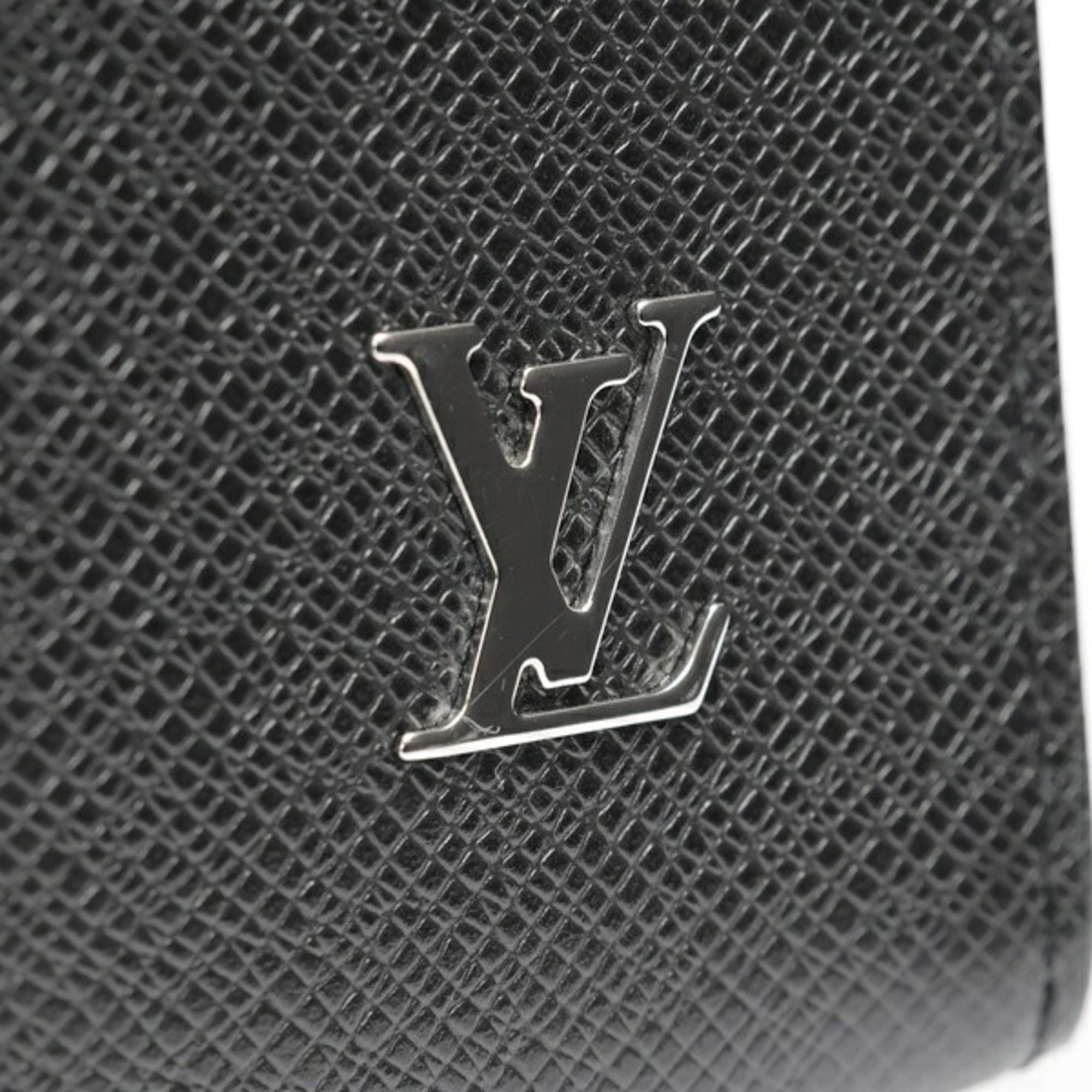 Louis Vuitton Pochette Voyage Clutch Bag M30450 Taiga Leather Black S-159933
