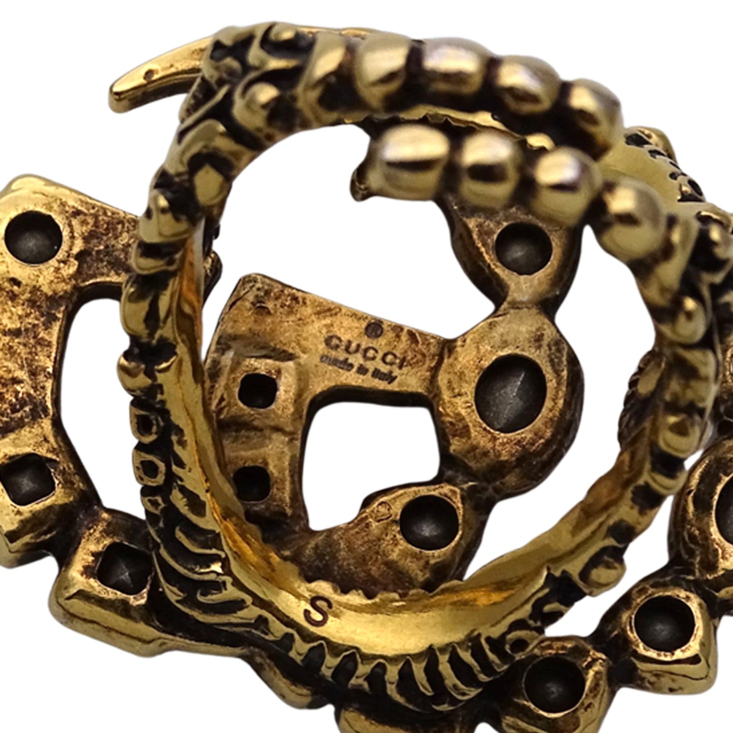 Gucci GG Marmont ring for men and women, gold, multicolored, with beaded details a vintage feel.