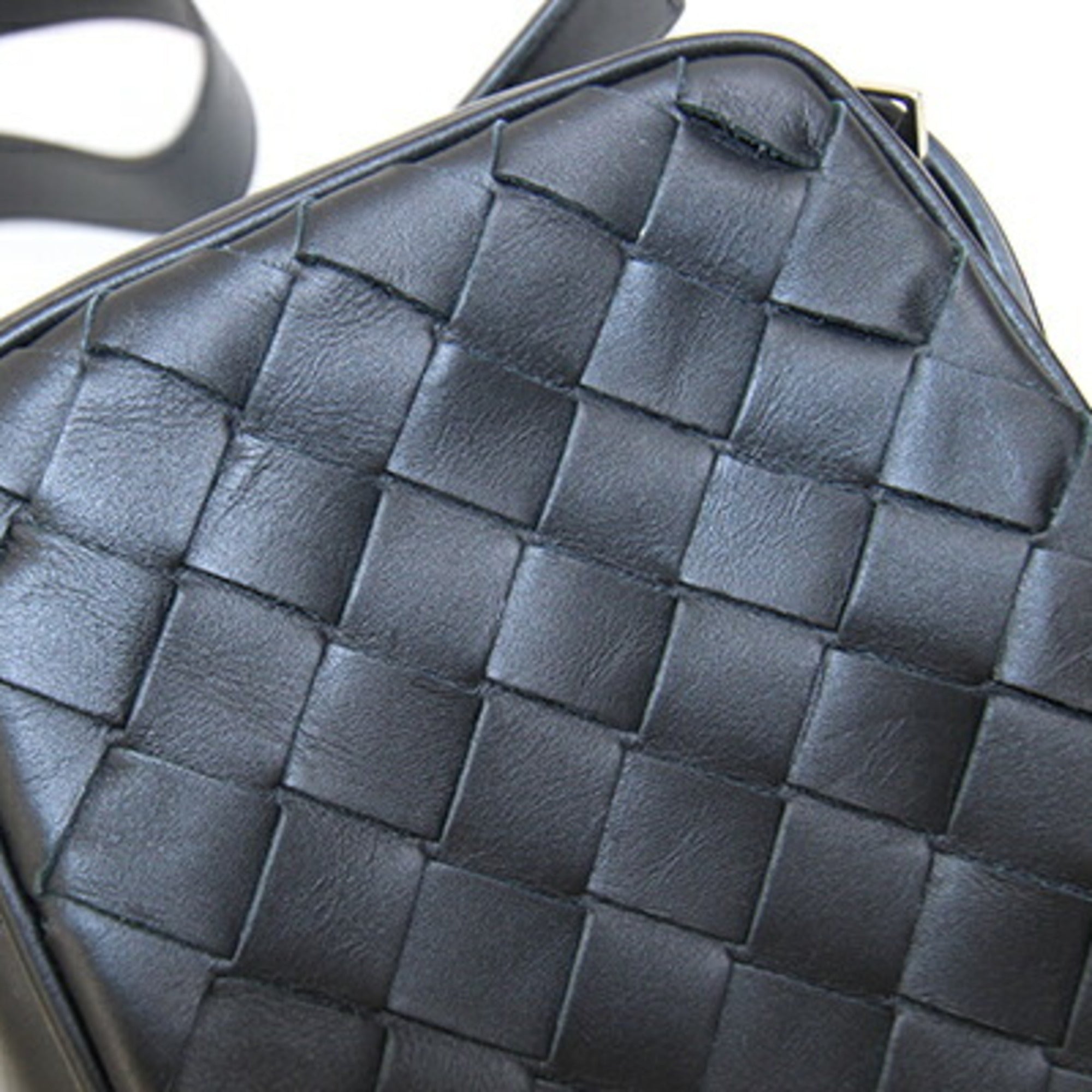 Bottega Veneta Intrecciato Shoulder Bag 743214 Black Leather Crossbody Pouch Smartphone for Men and Women BOTTEGA VENETA — Like New