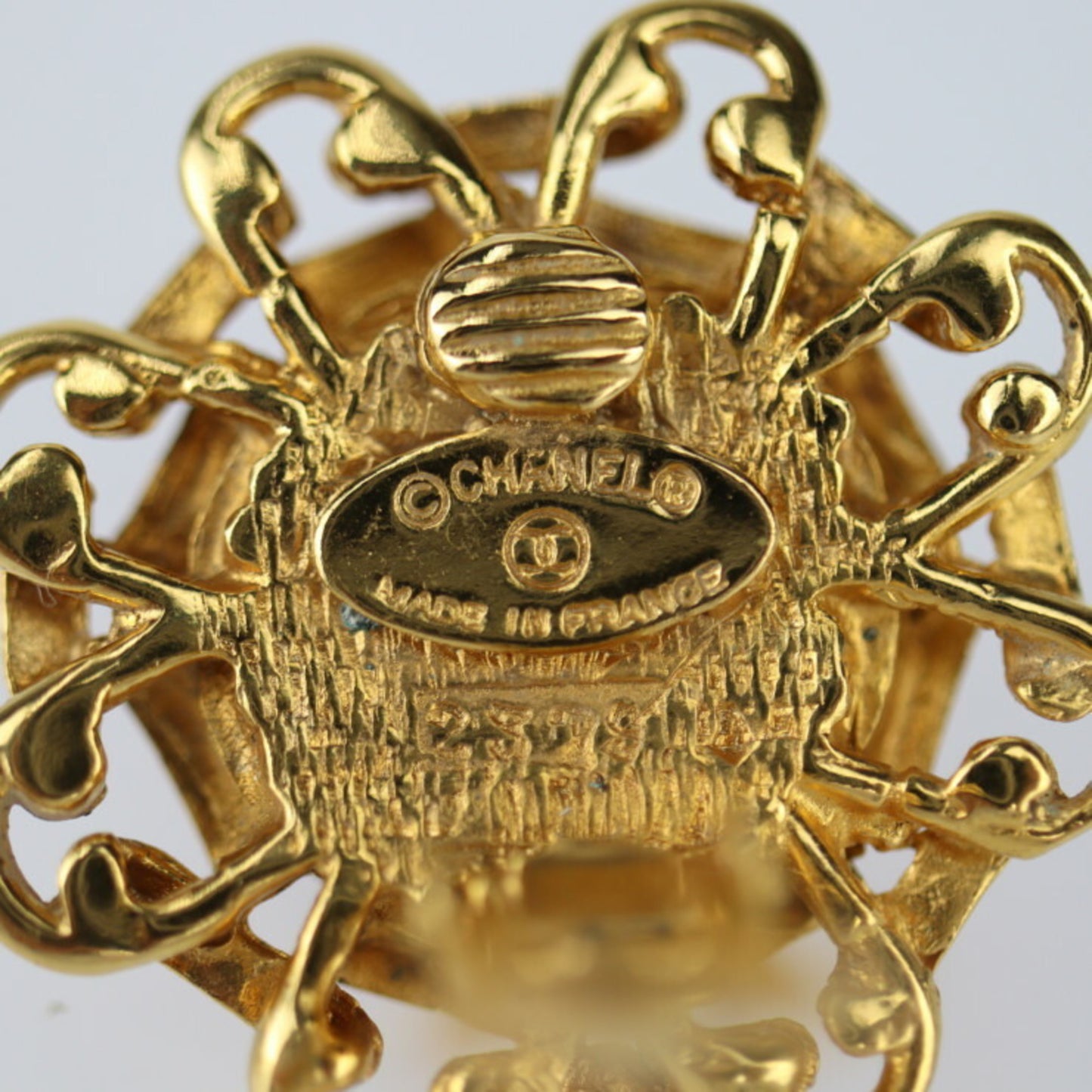 CHANEL Gripoa Round Earrings - Metal Bijou Gold Red Clip-on R2408113001026