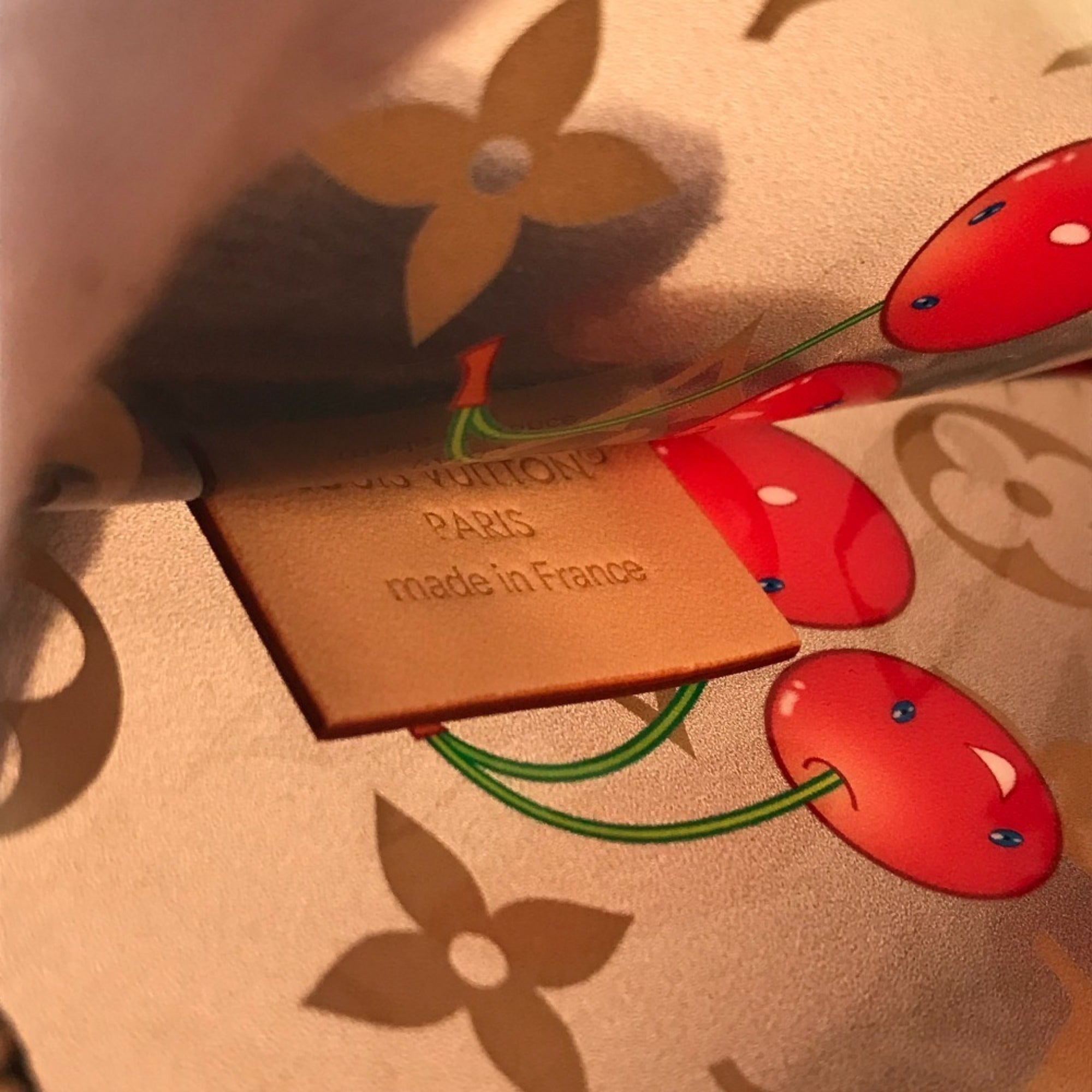 LOUIS VUITTON M14306 LV x TM Monogram On the Go GM by Takashi Murakami, Women's Brown Leather Shoulder Bag, Like New — Like New