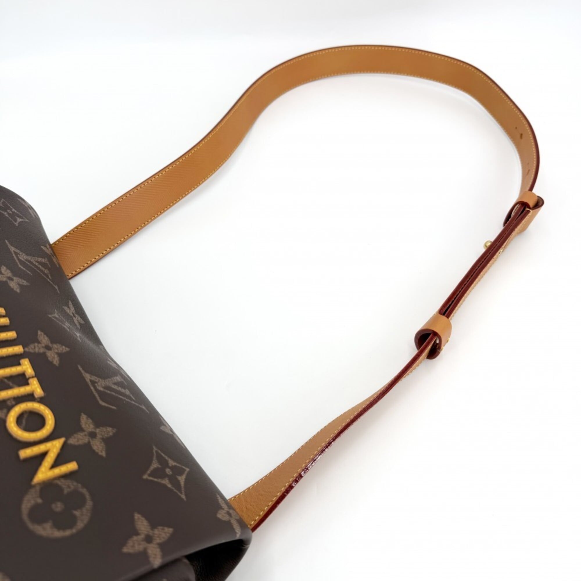 Louis Vuitton Men's Monogram Takeout Messenger Shoulder Bag, M28113, Canvas, Brown, Gold Hardware — Like New